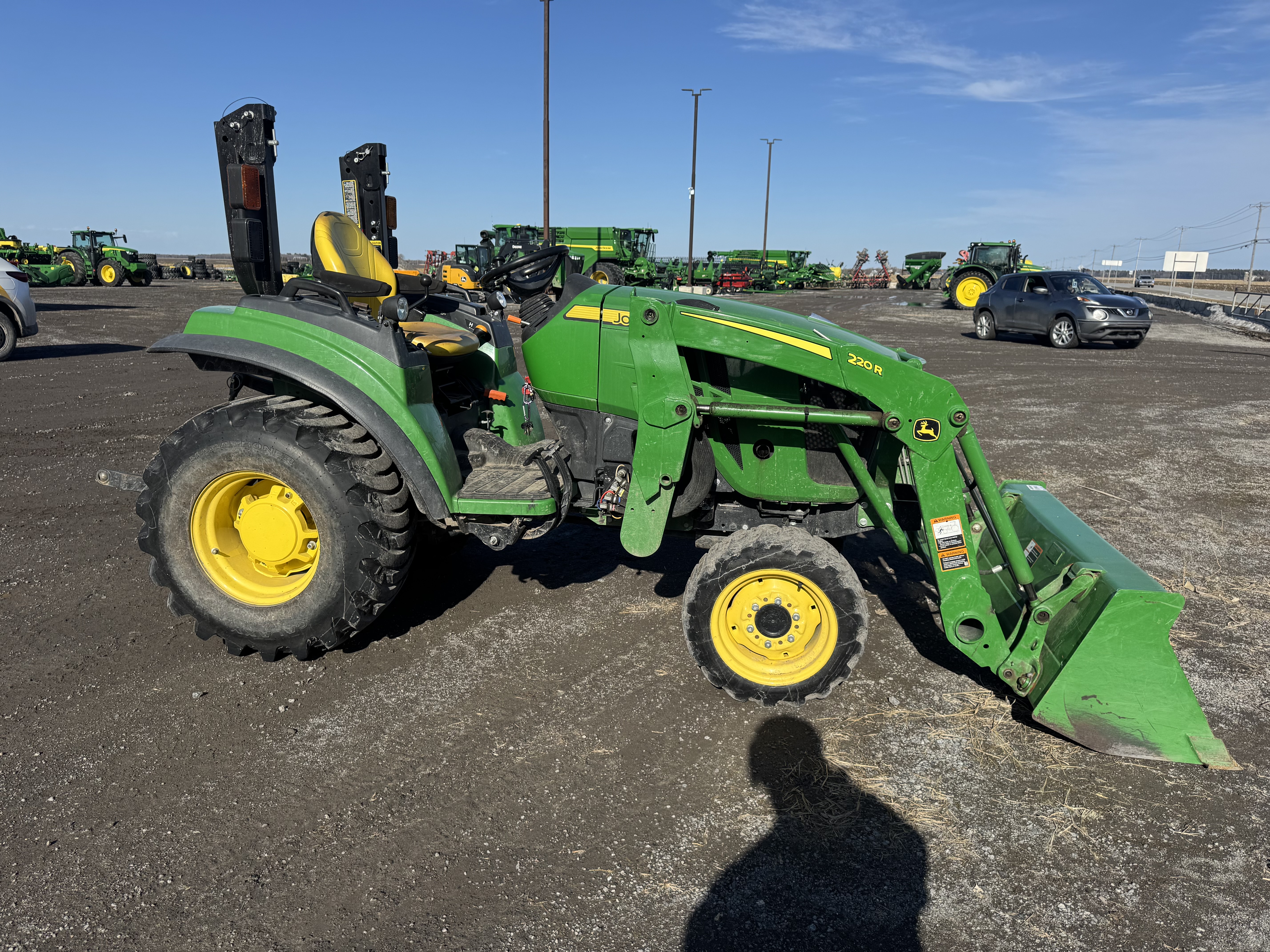 John Deere 2032R