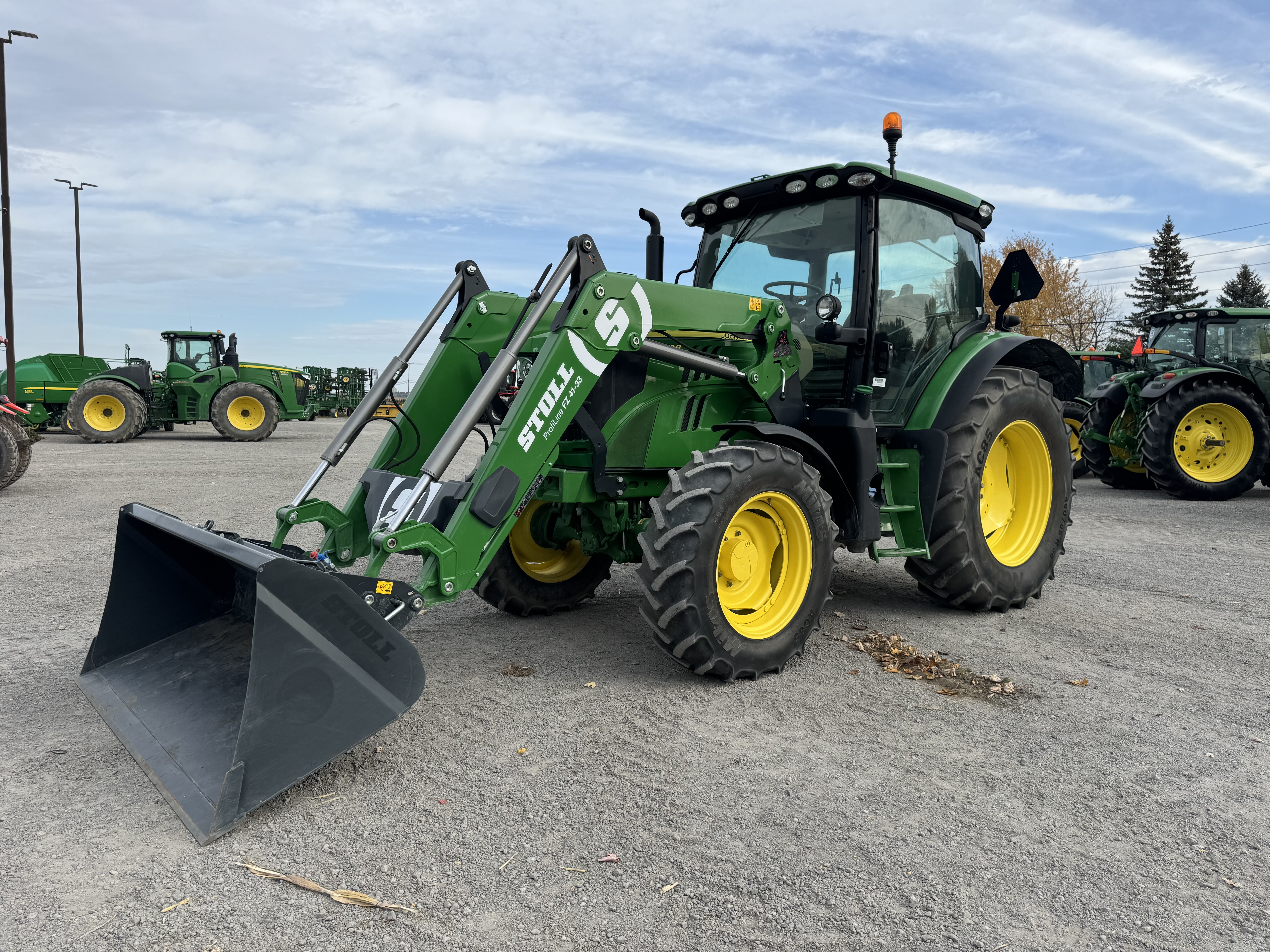 John Deere 6110R 