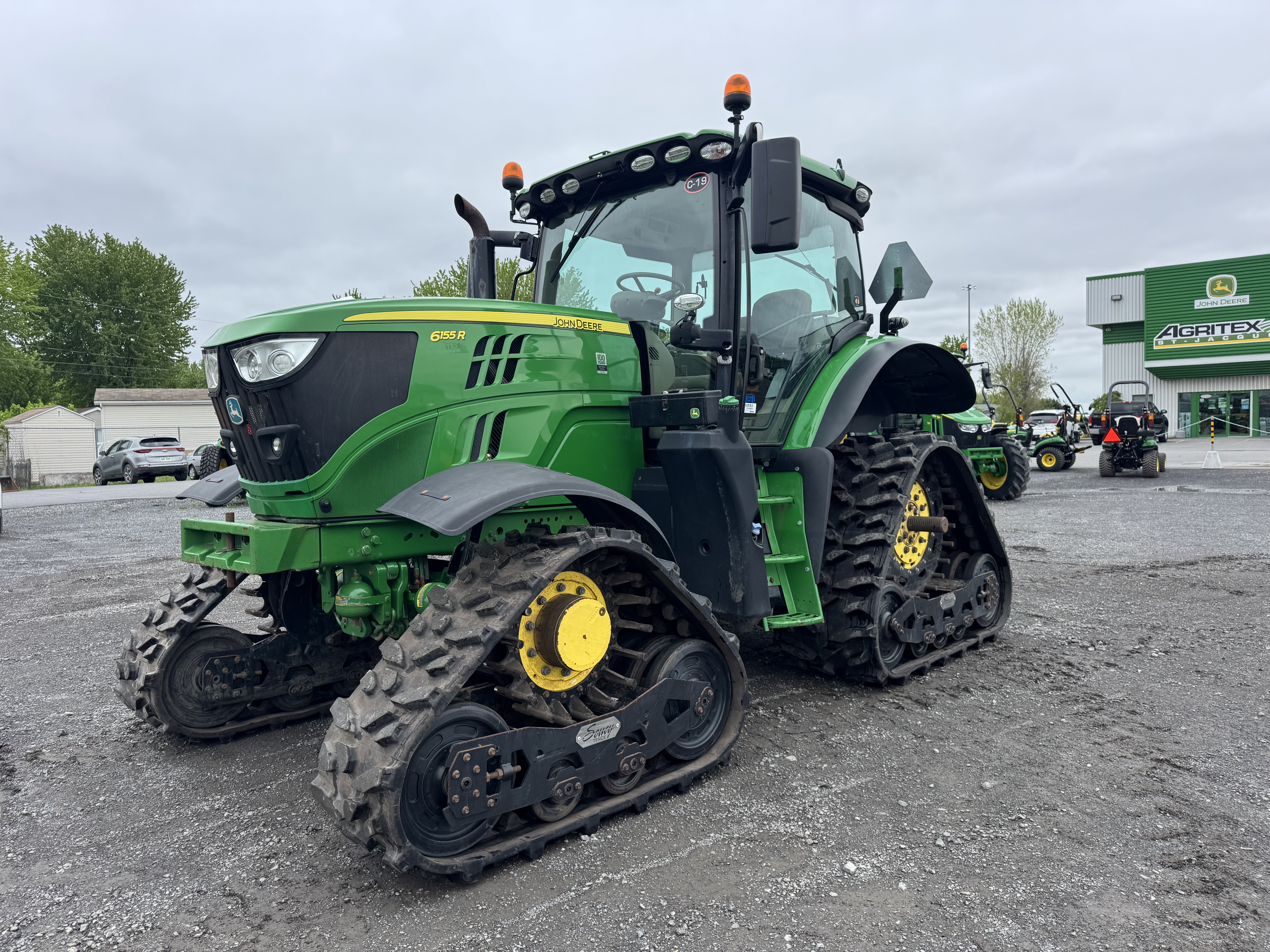 John Deere 6155R Track