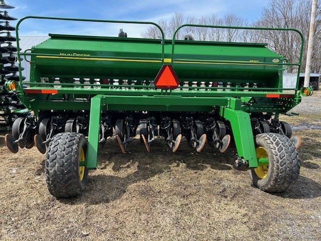 John Deere 1590