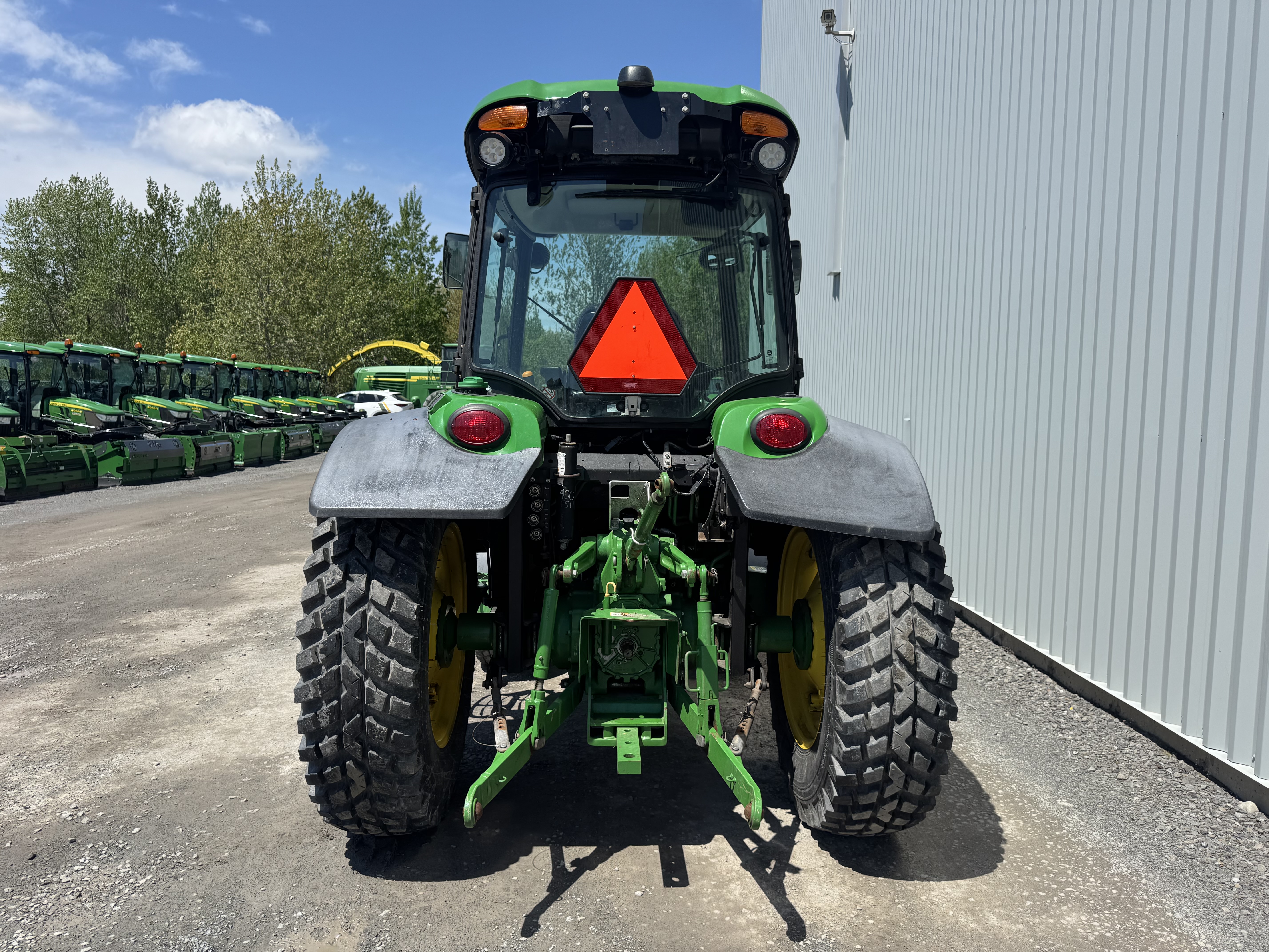 John Deere 4066R GRATTE NOKIAN    