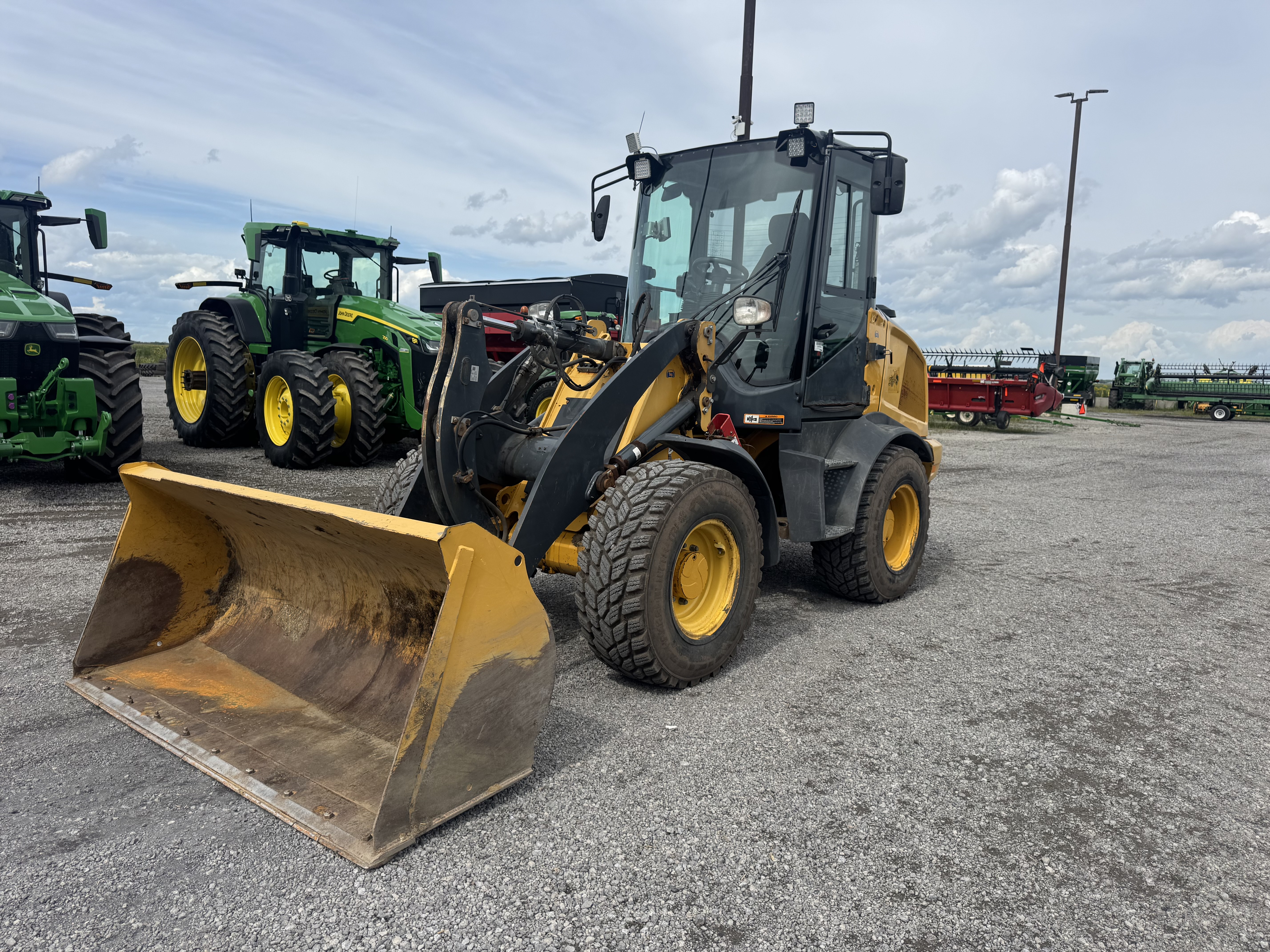 John Deere 244L