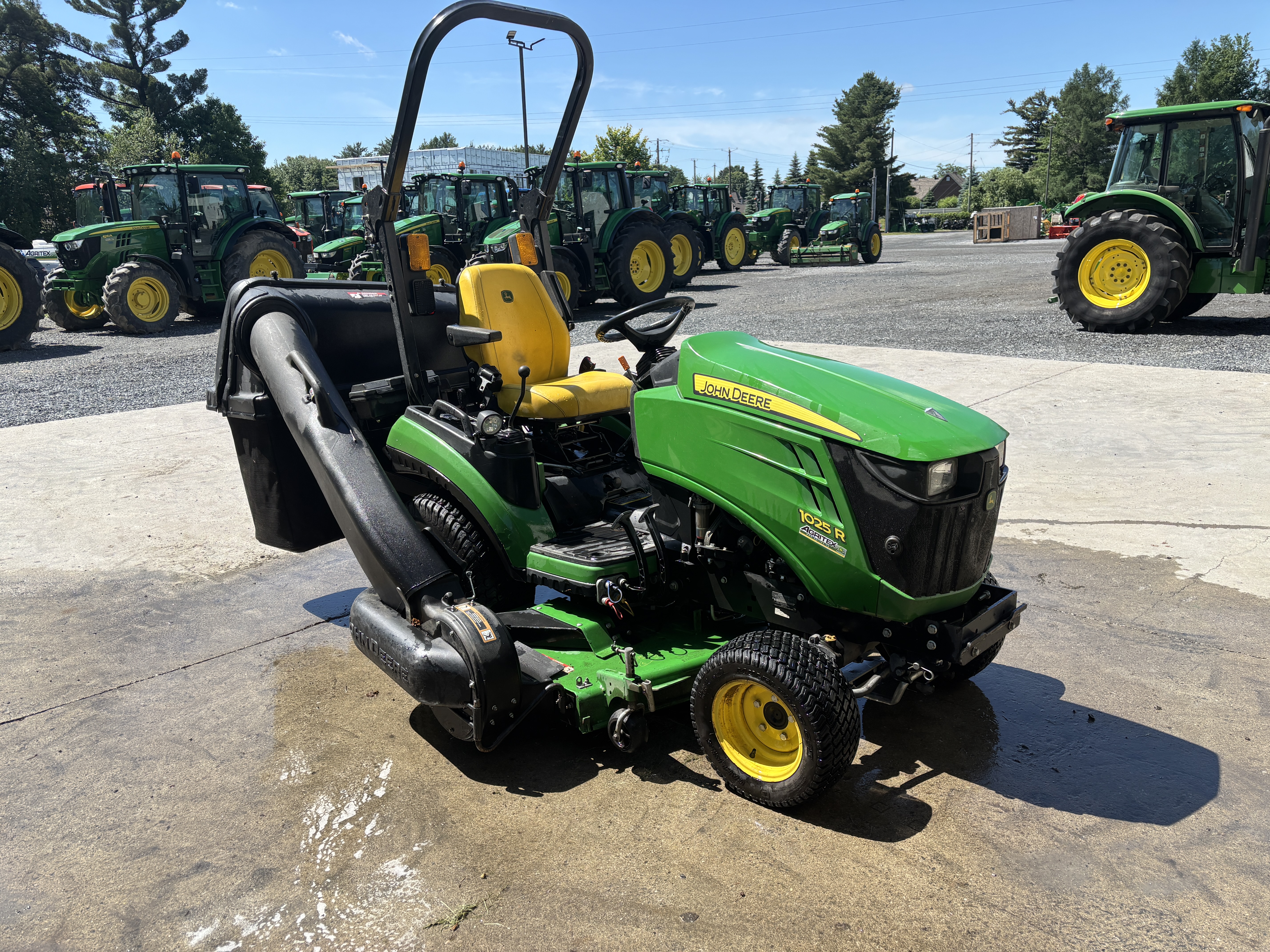 John Deere 1025R