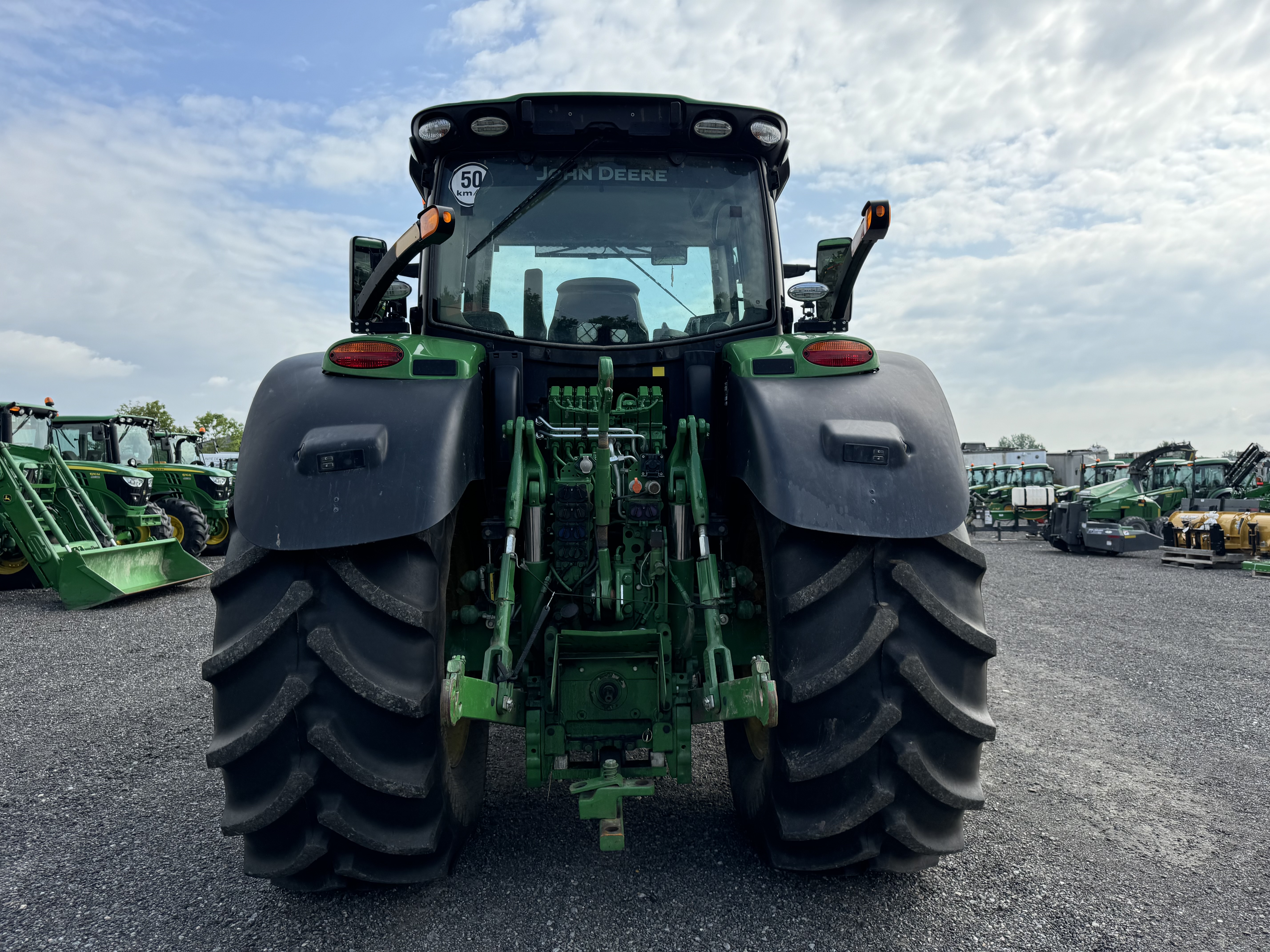 John Deere 6215R FRT HITCH PTO