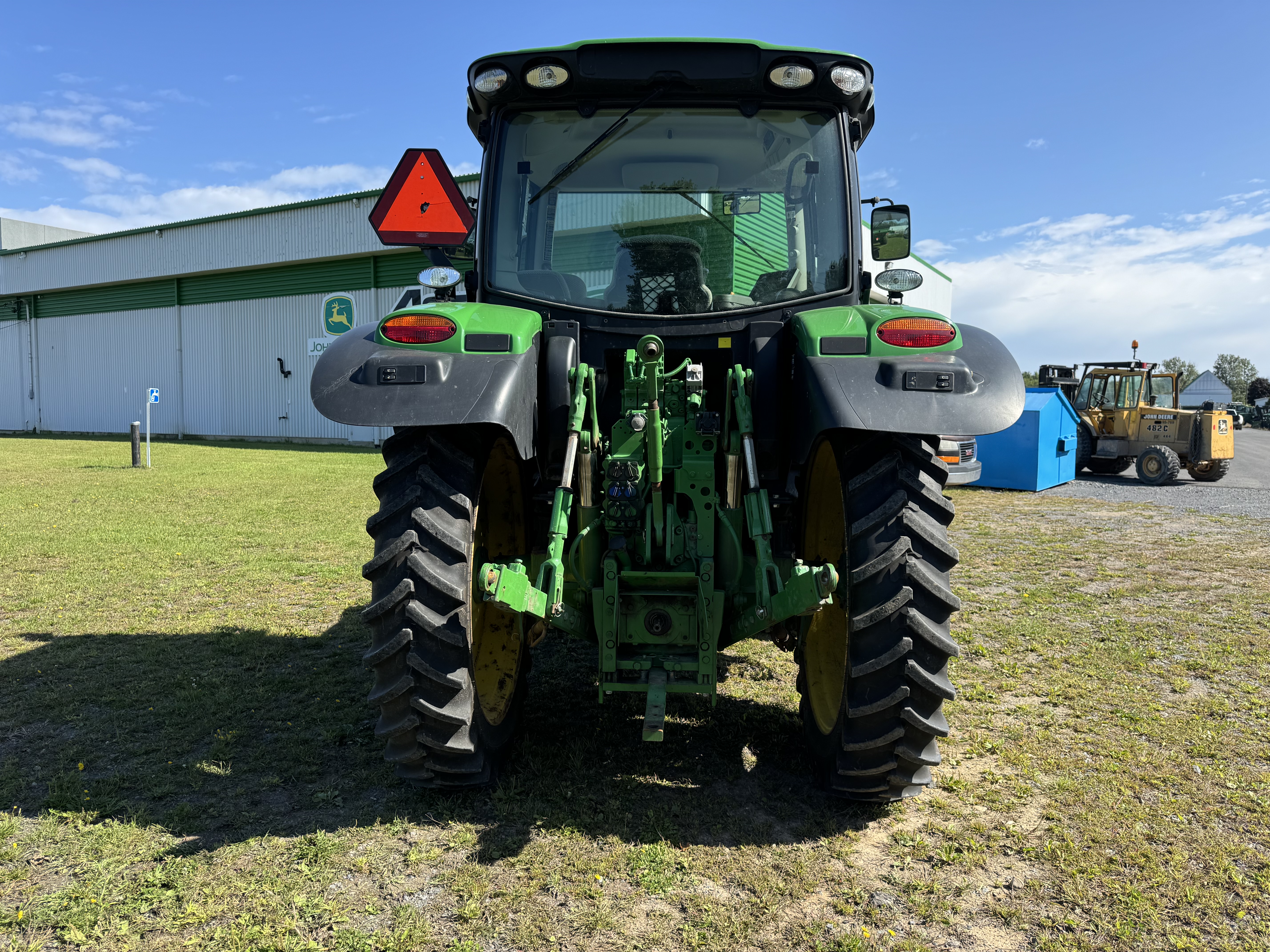 John Deere 6120R 