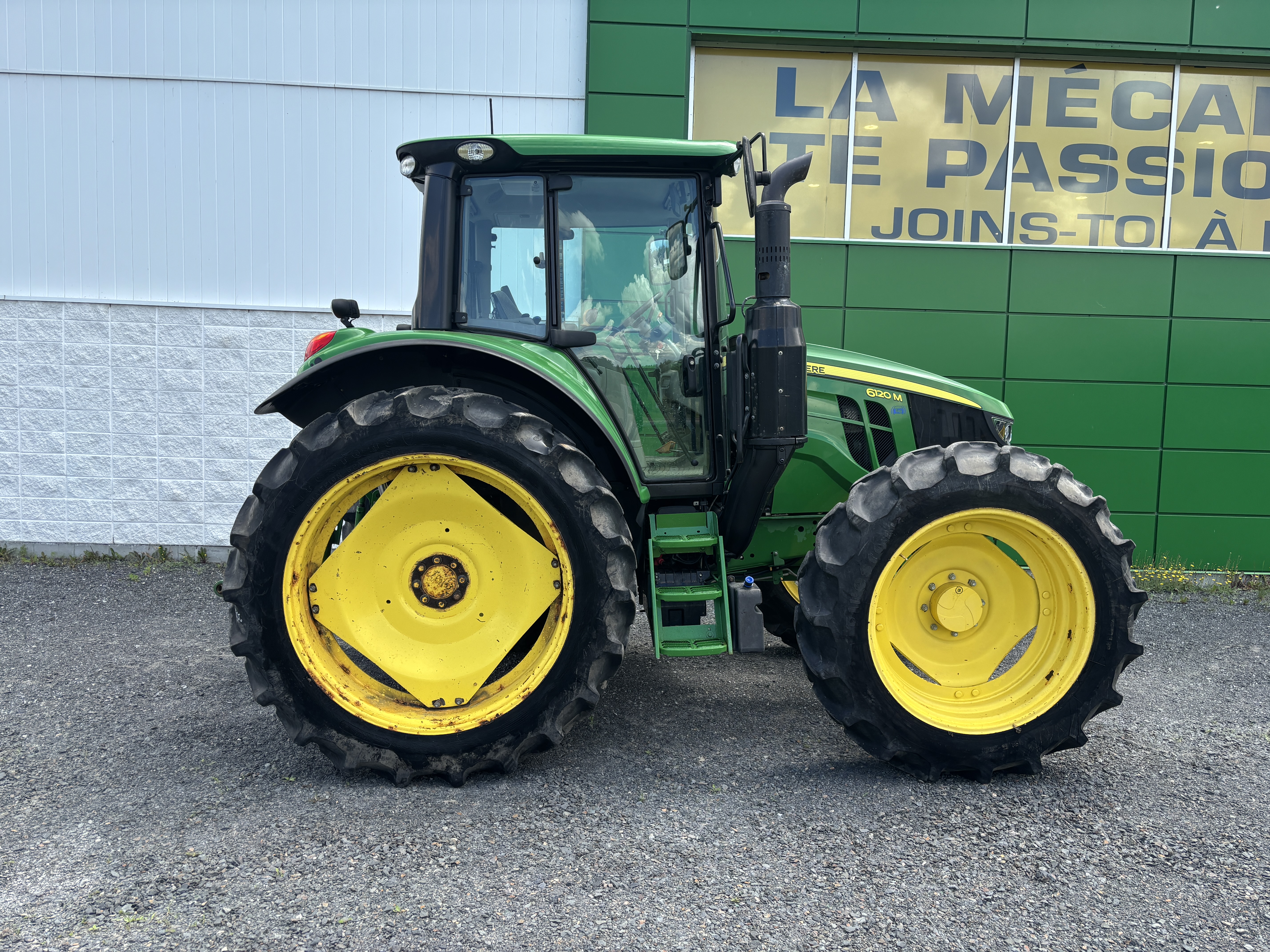 John Deere 6120M 