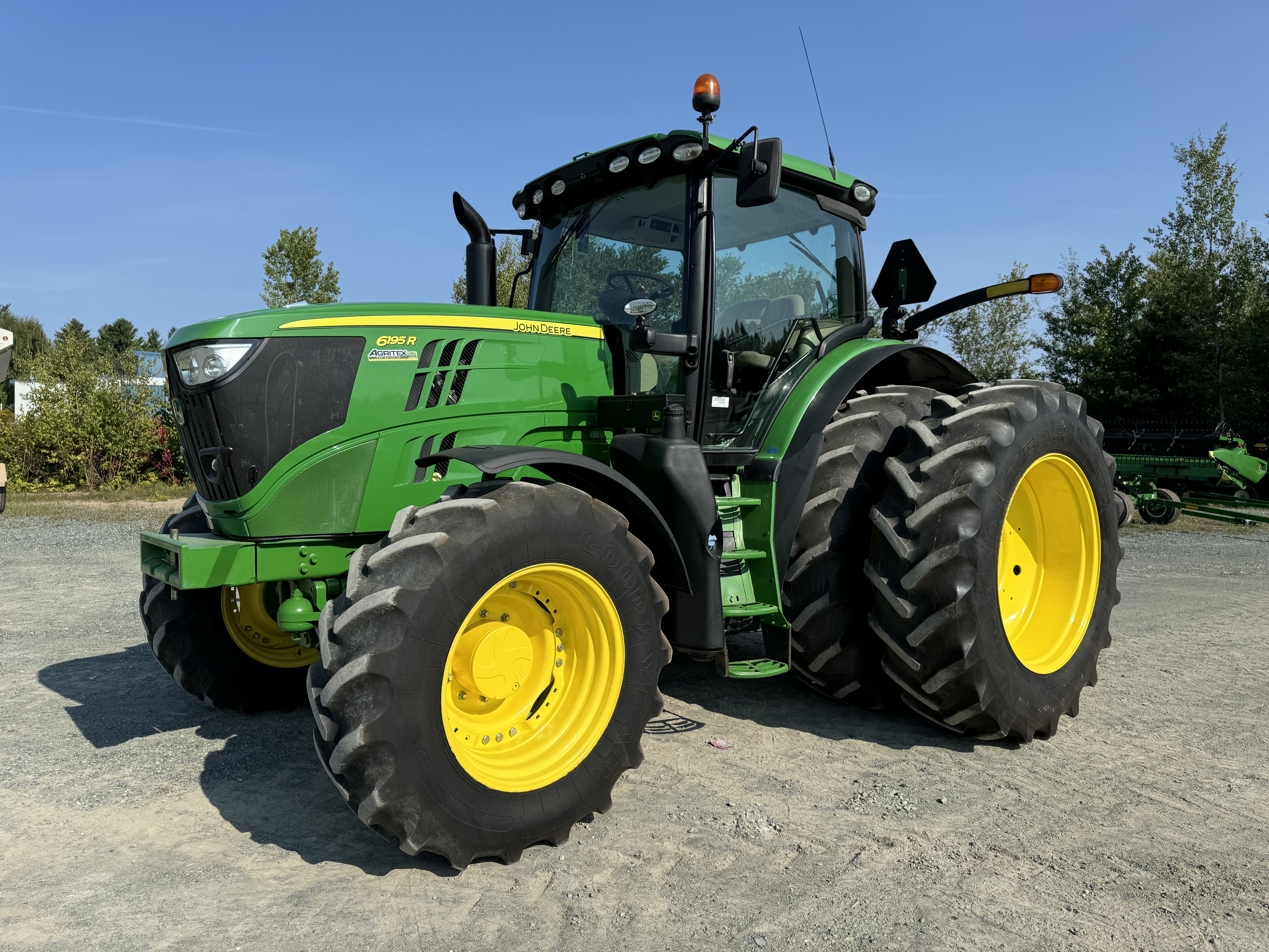 John Deere 6195R 