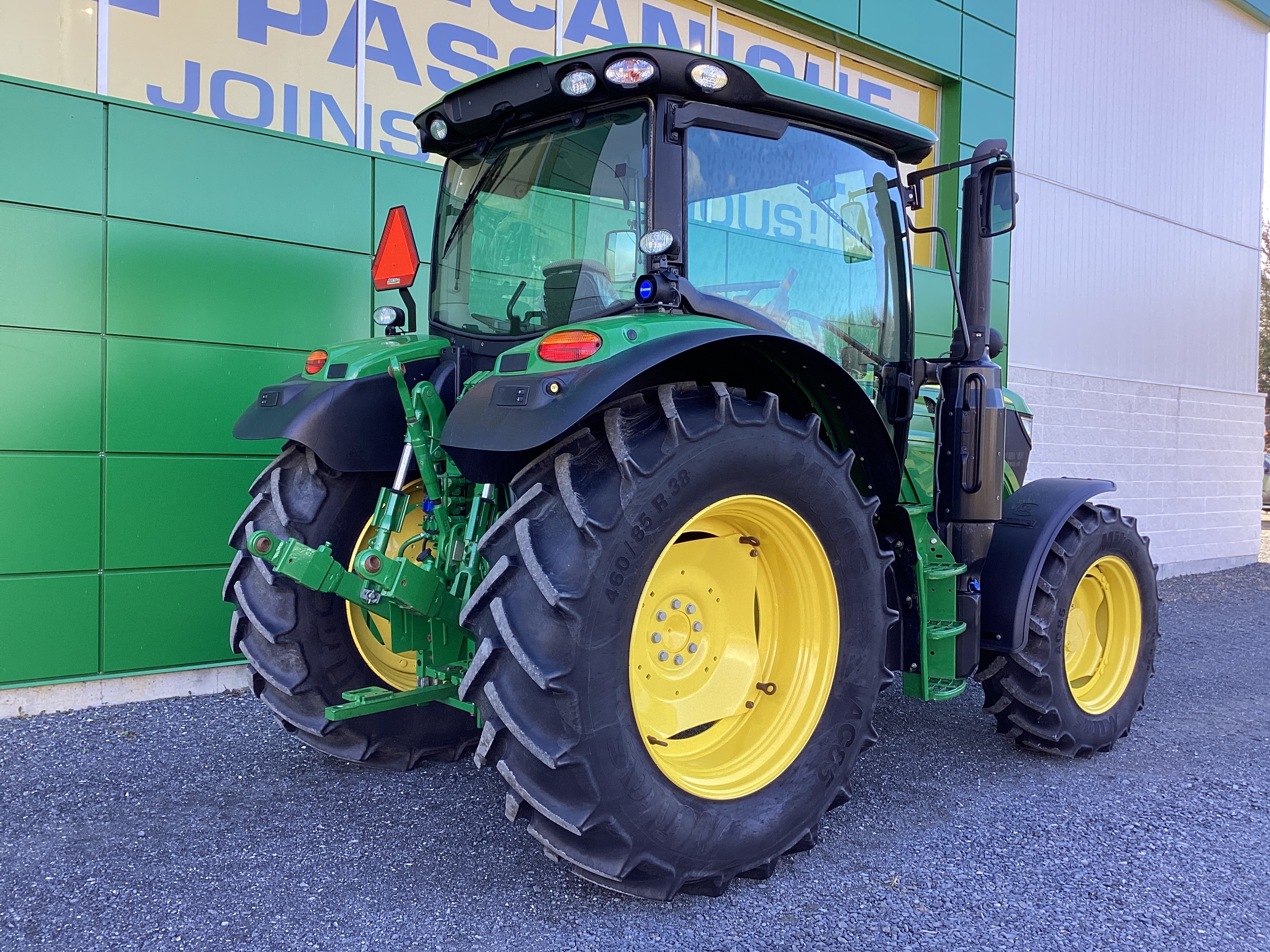 John Deere 6110R