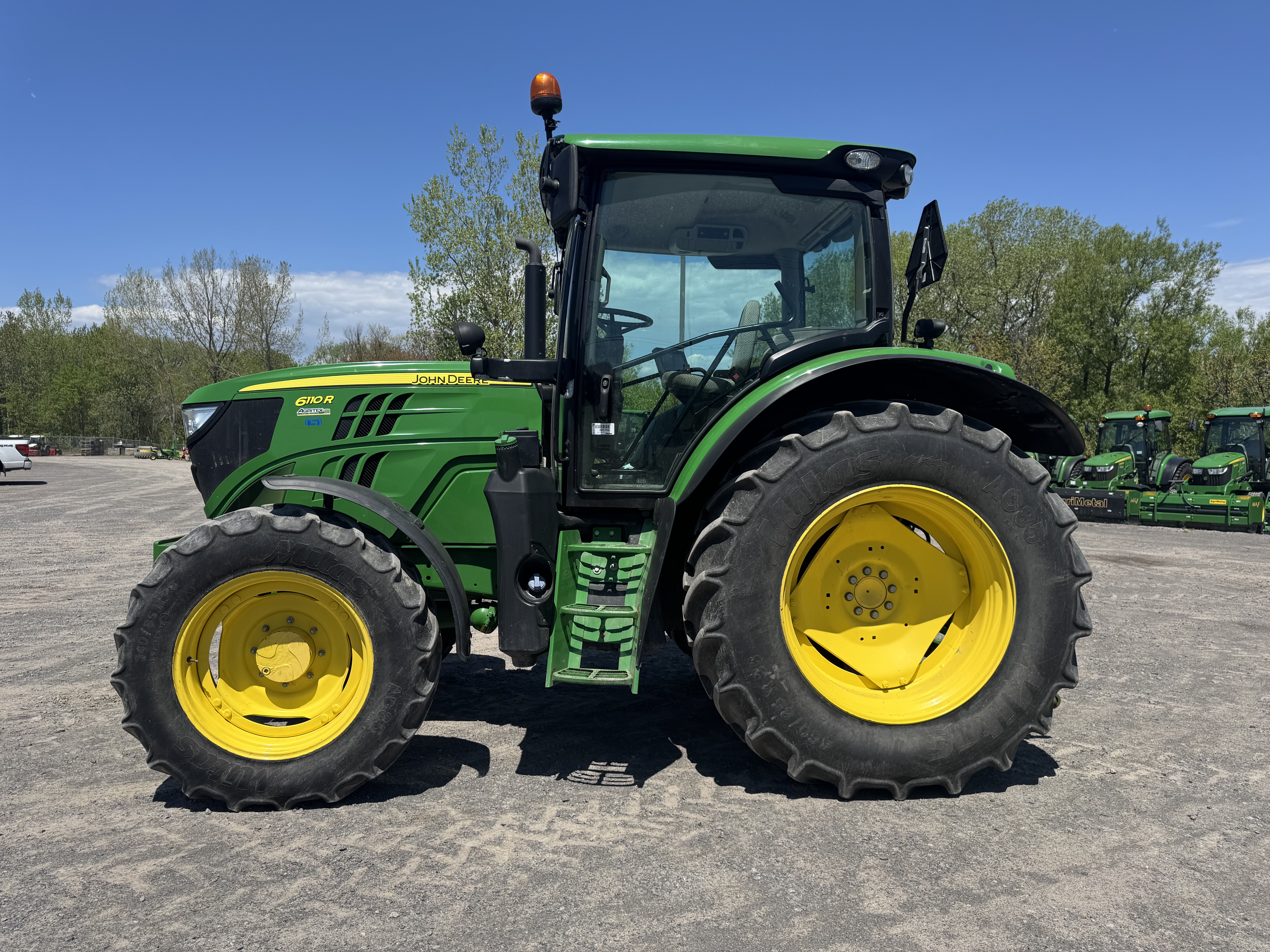 John Deere 6110R