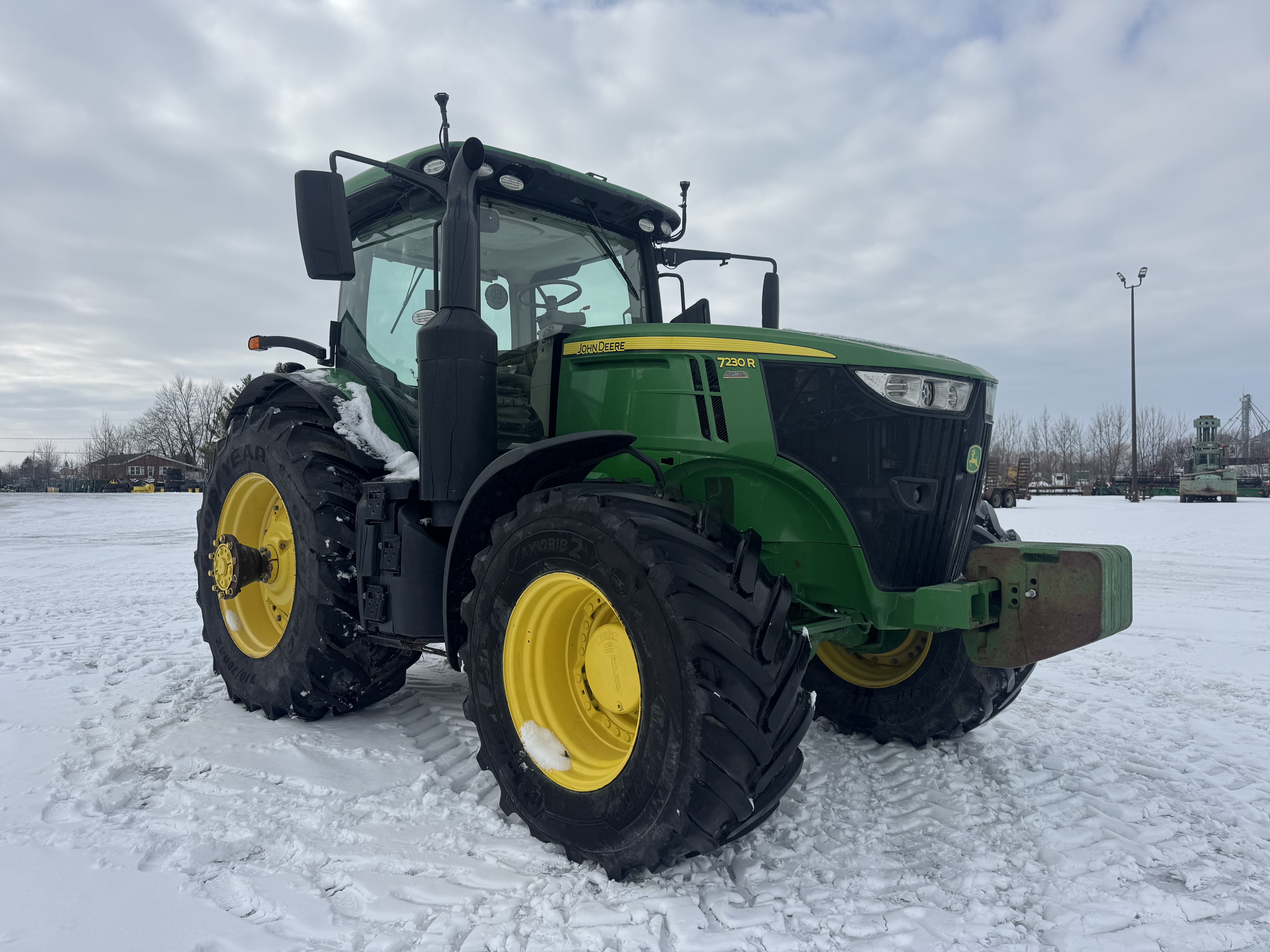 John Deere 7230R