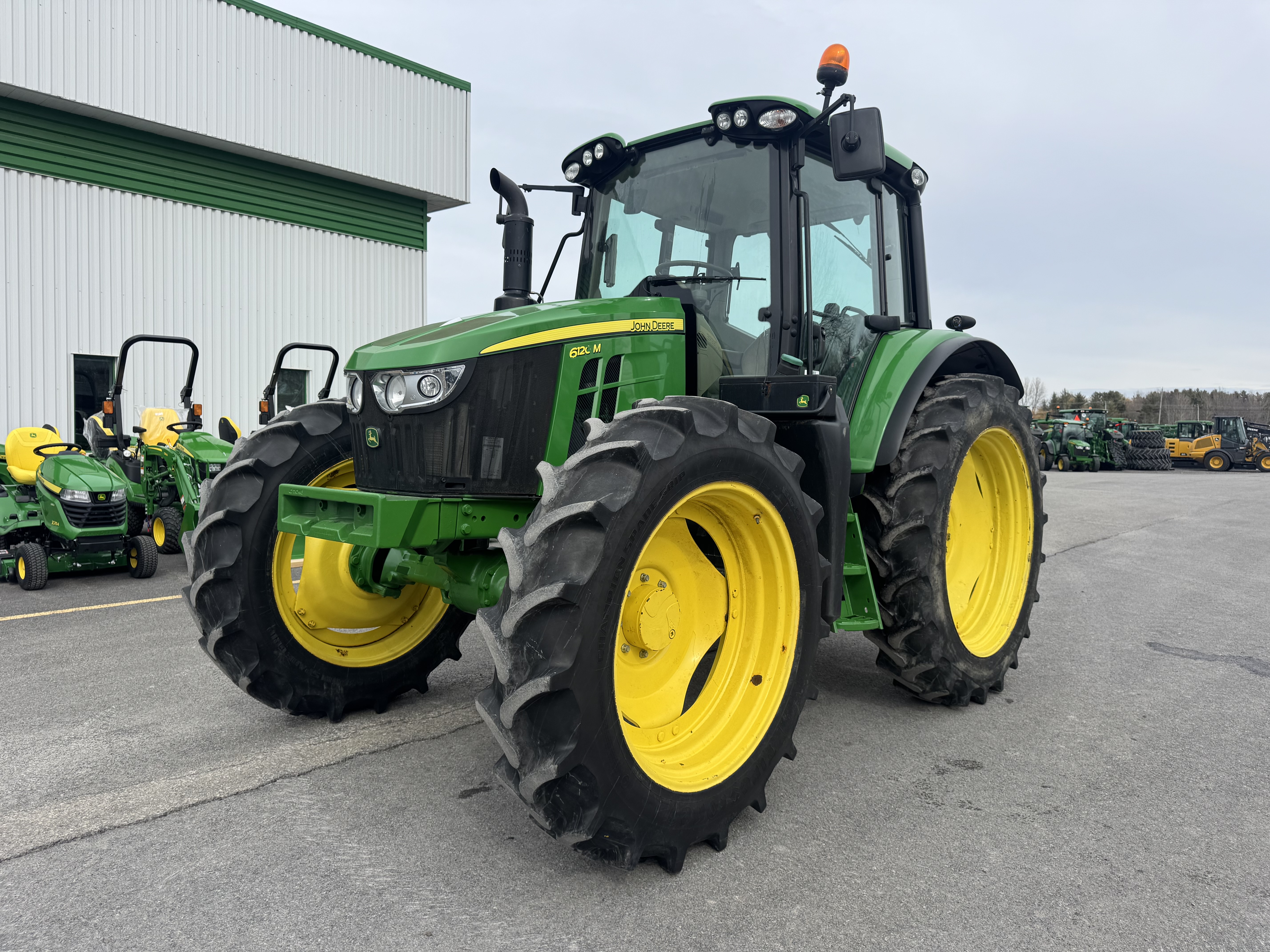 John Deere 6120M