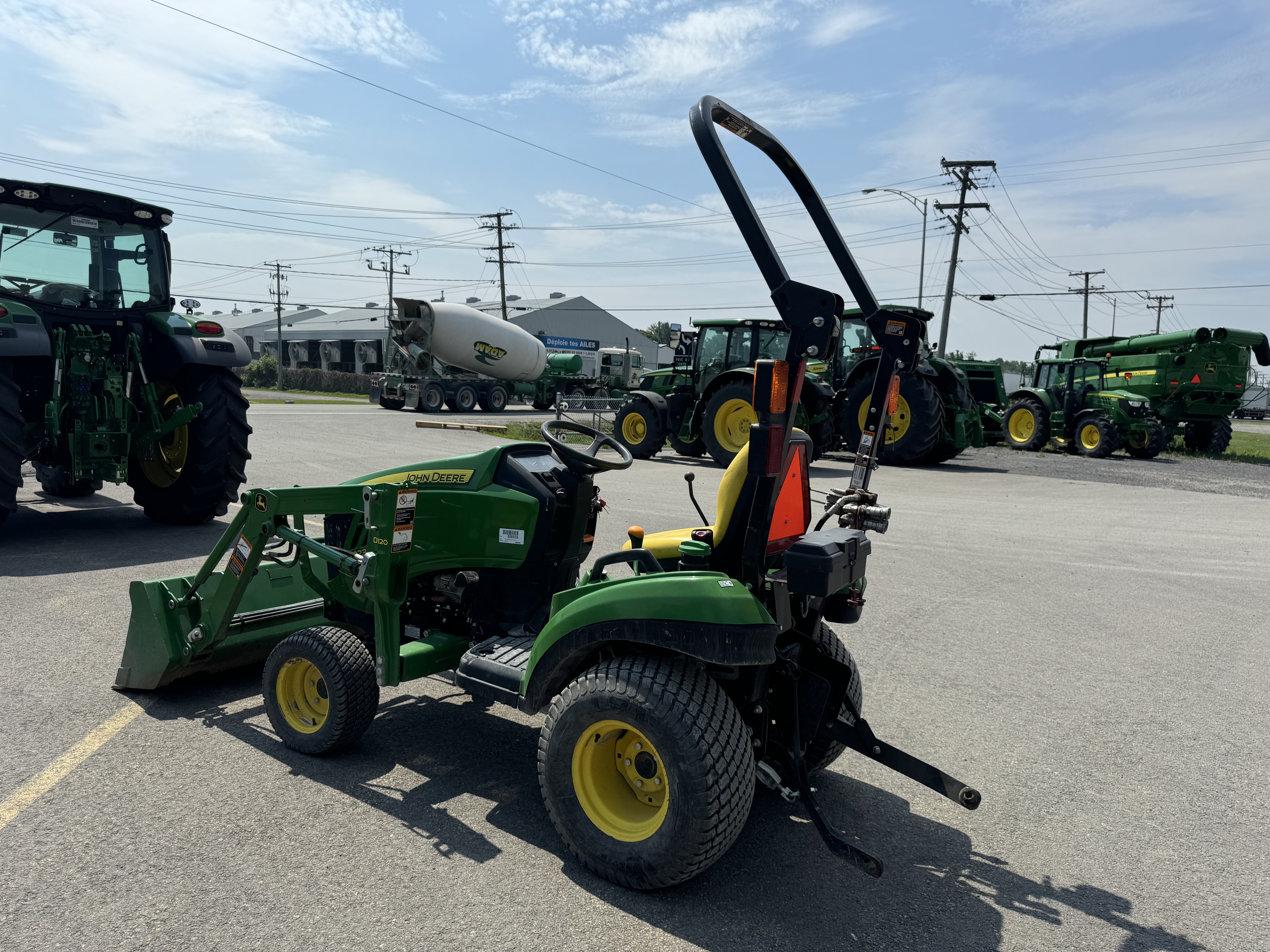 John Deere 1023E