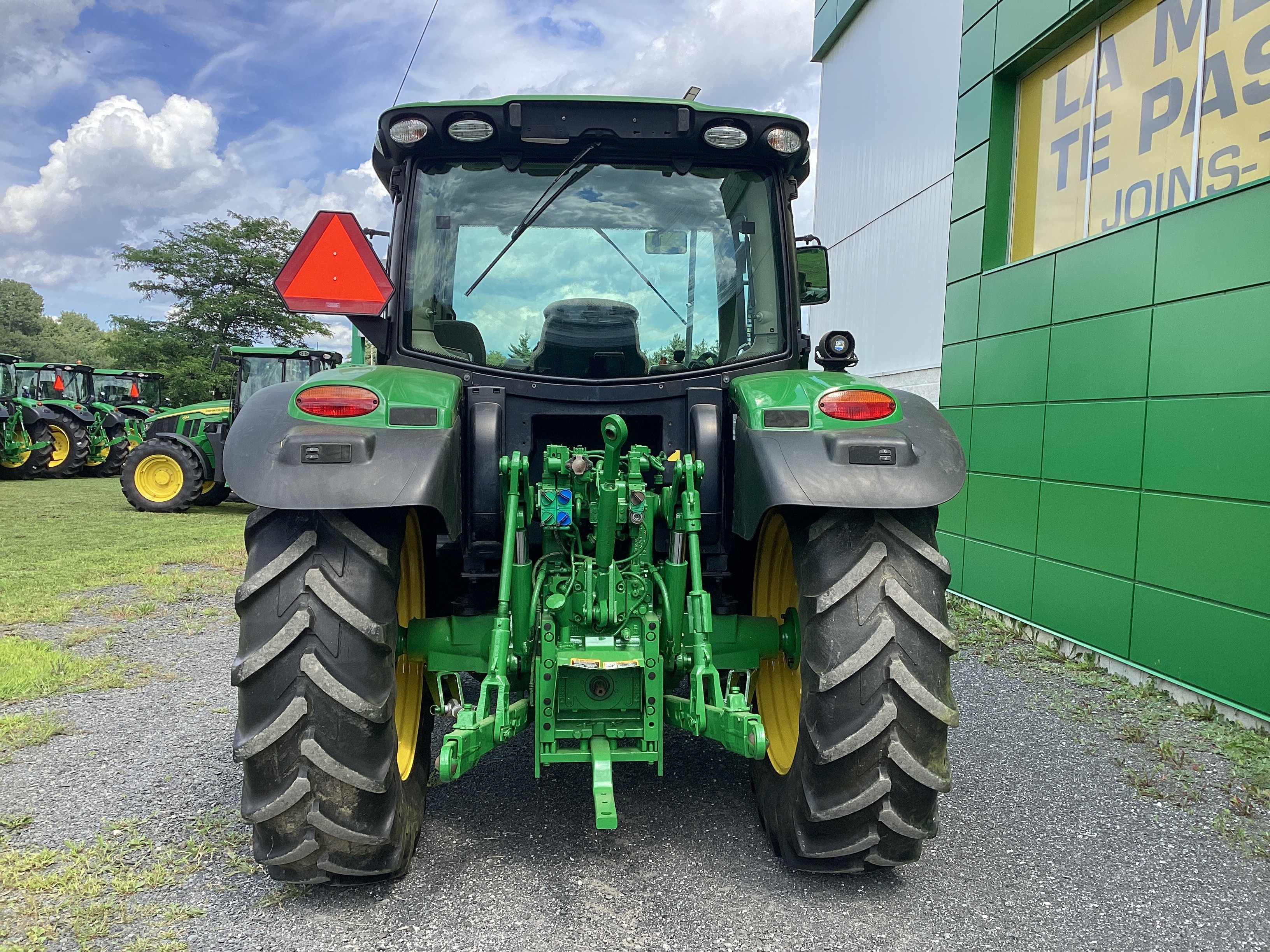 John Deere 6105R