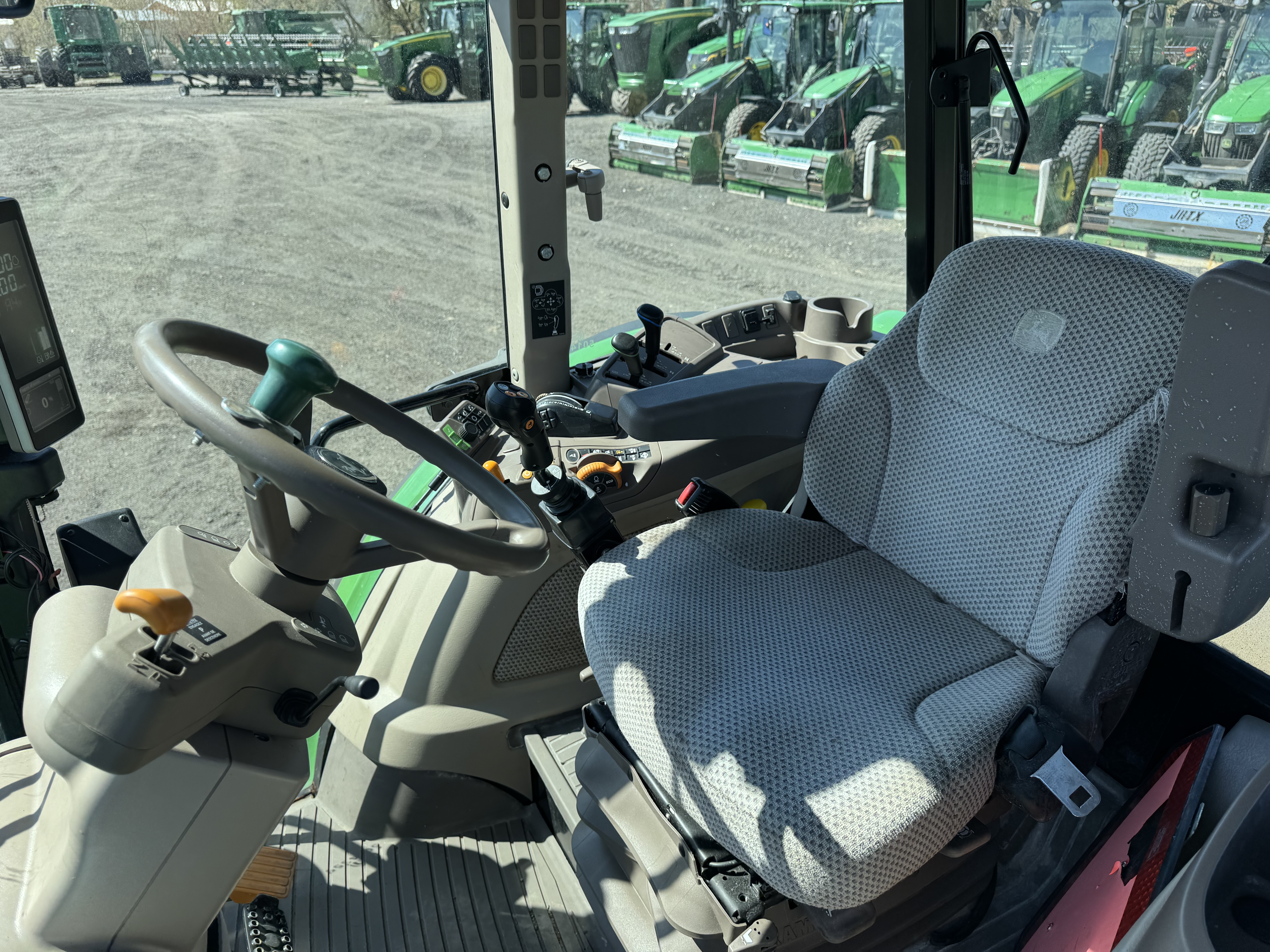 John Deere 5100R NOKIAN JRTX-XP