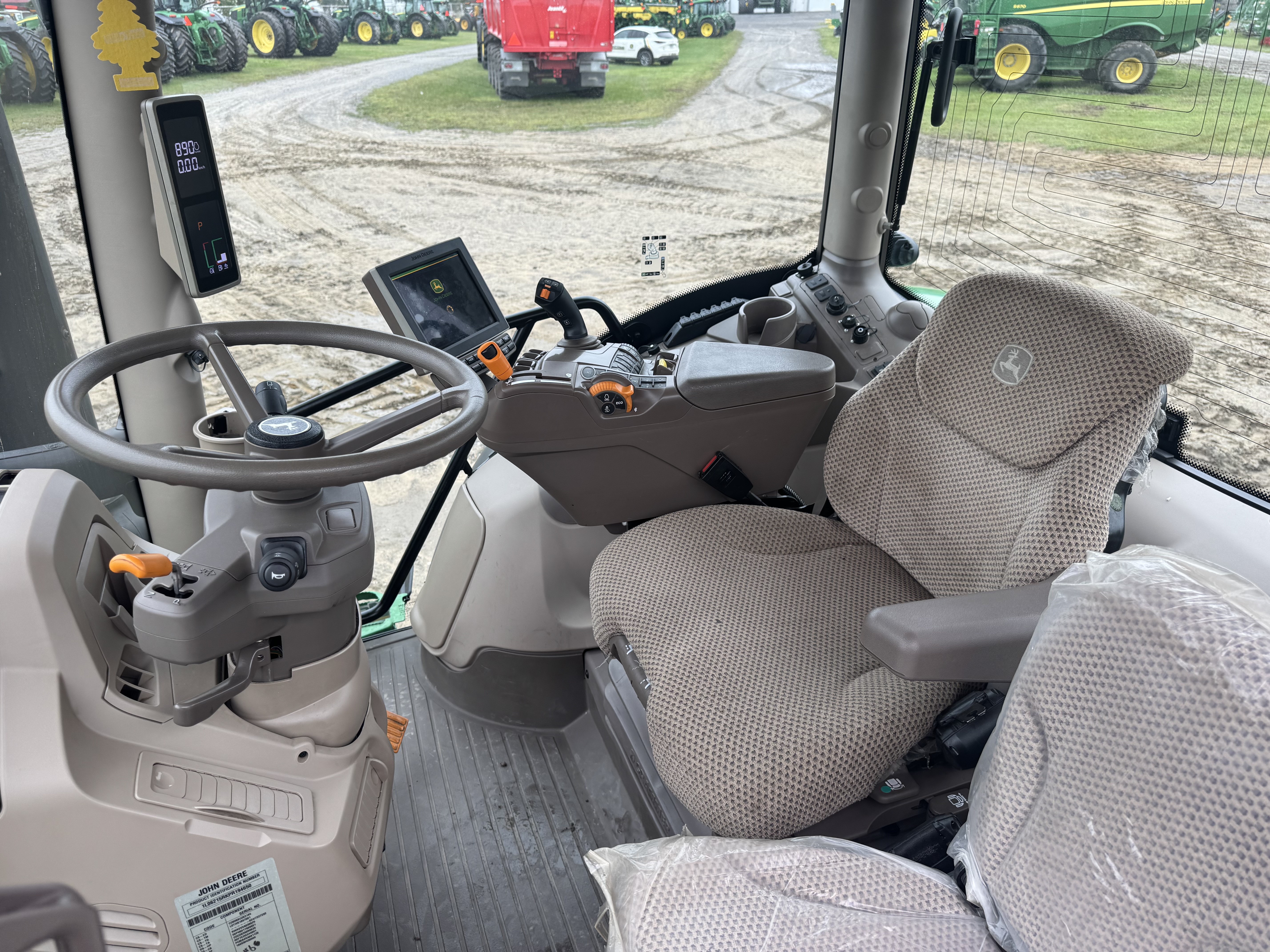 John Deere 6R 215