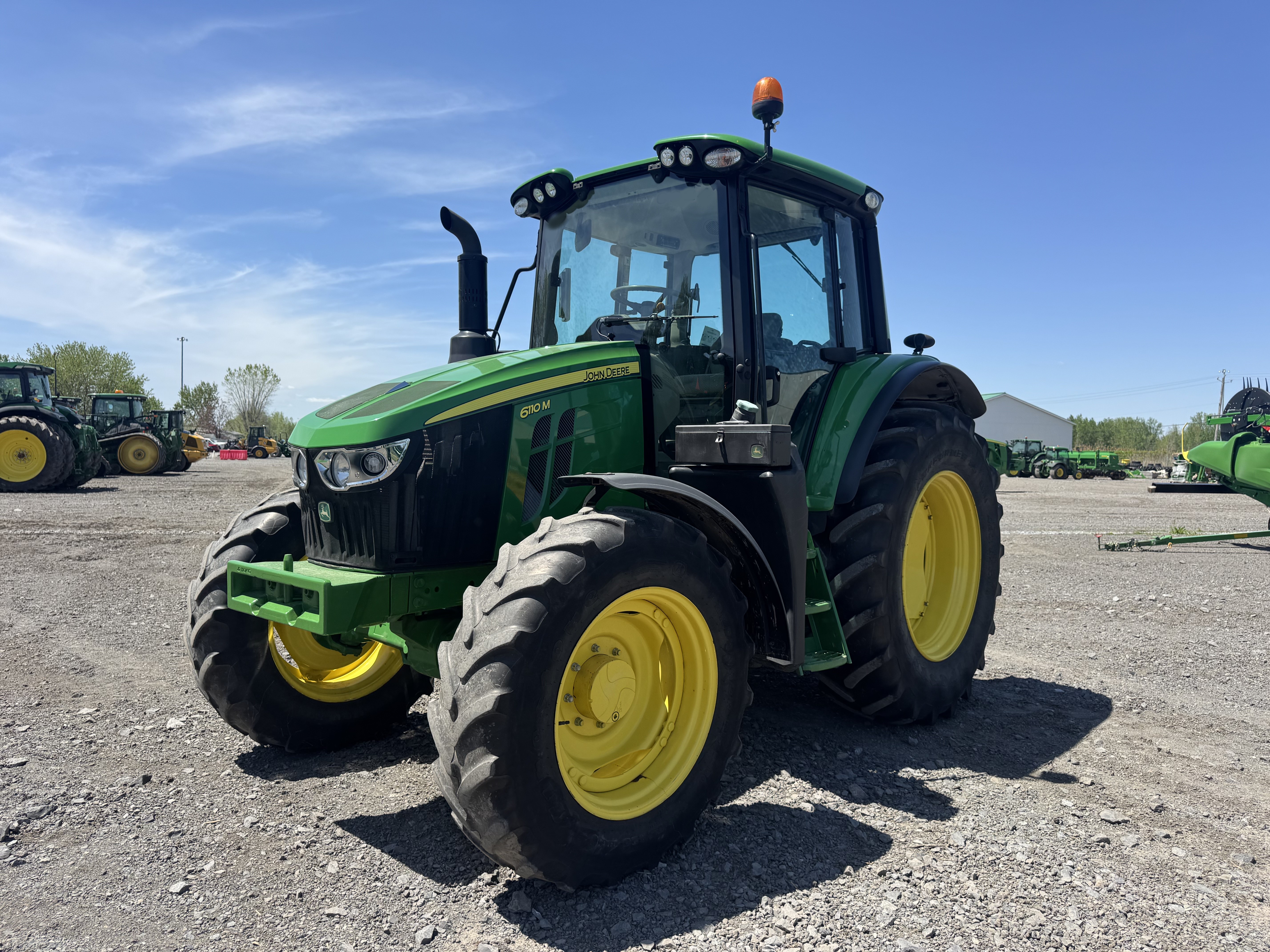 John Deere 6110M
