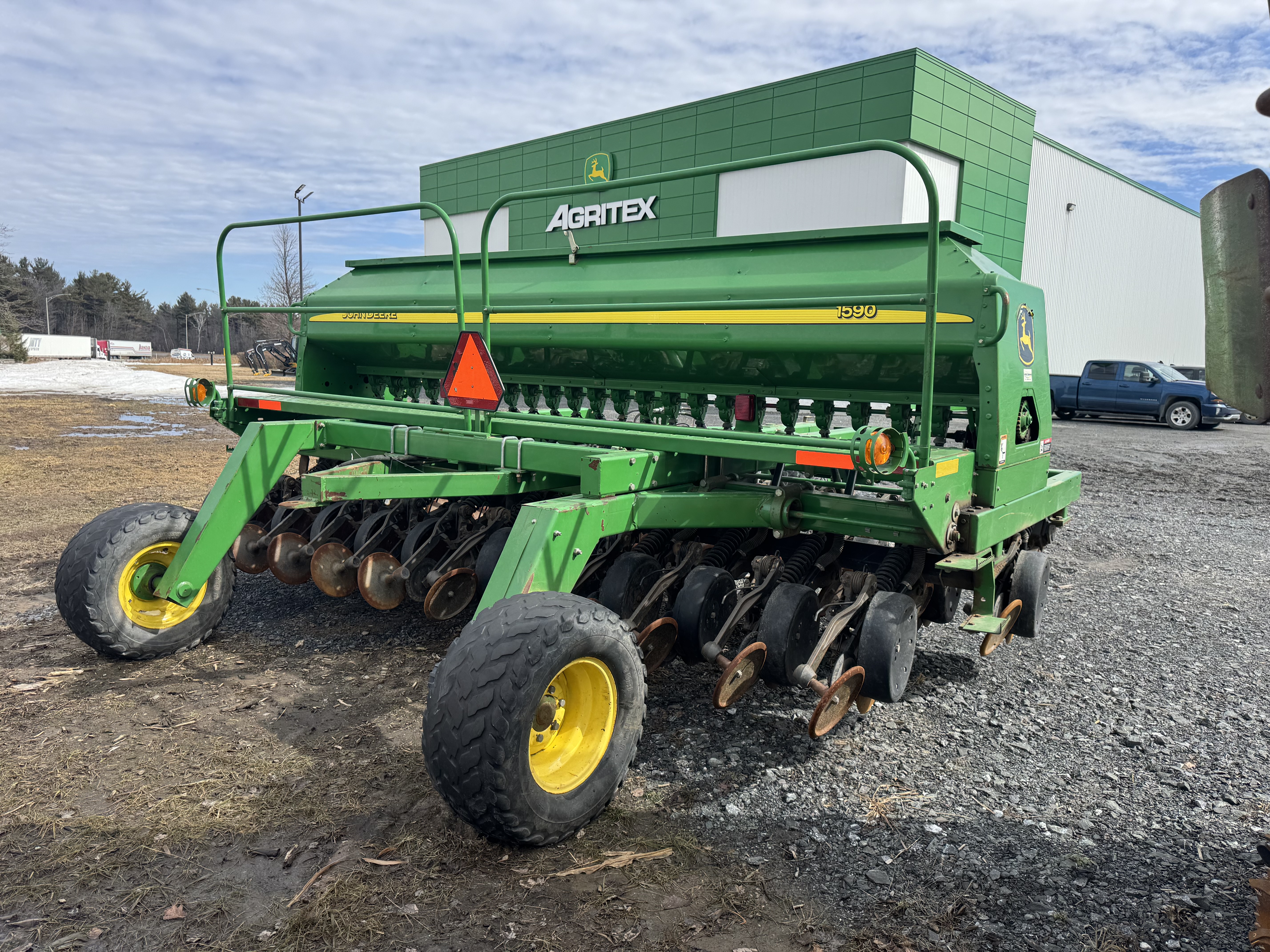 John Deere 1590