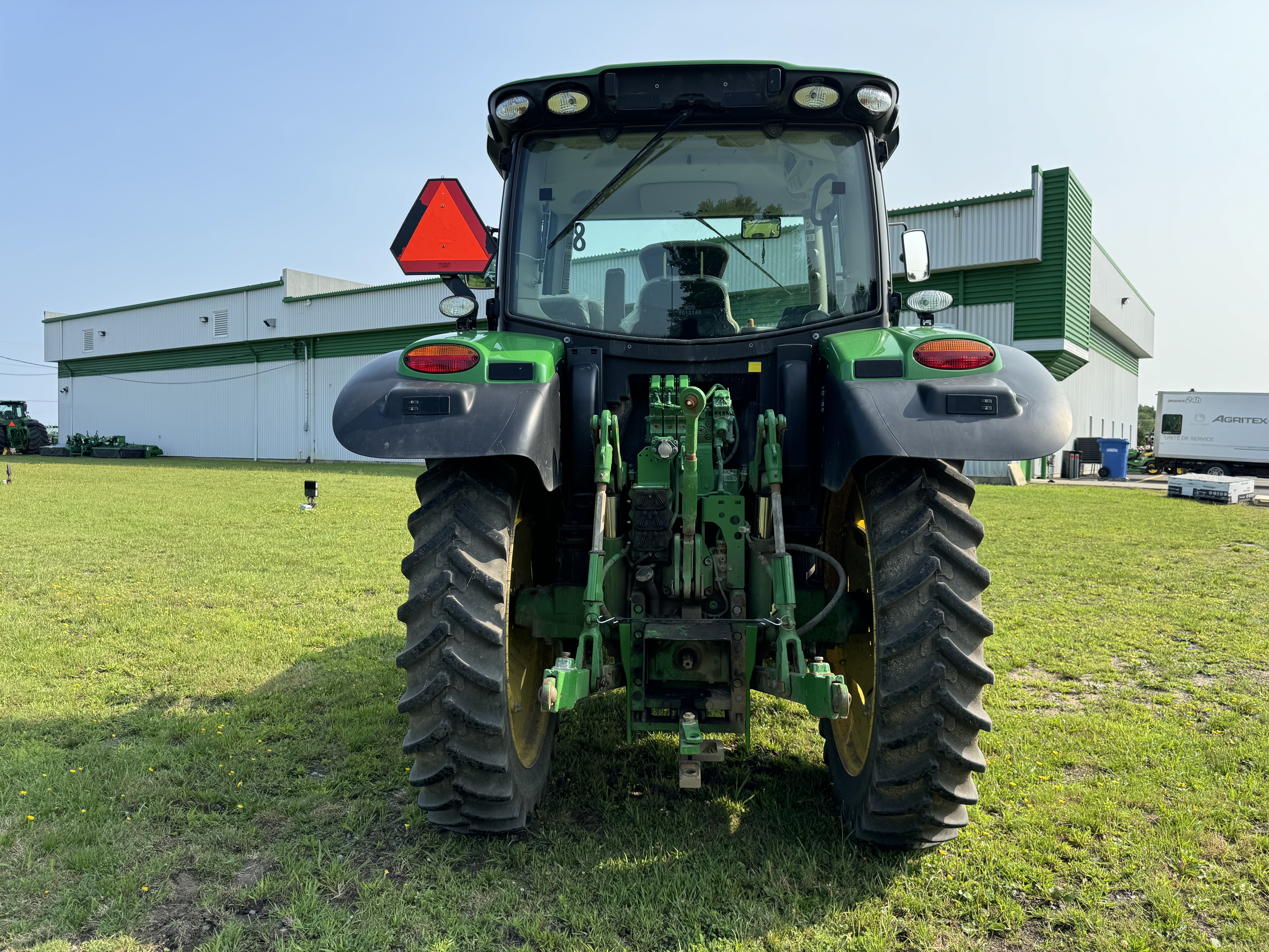 John Deere 6120R 