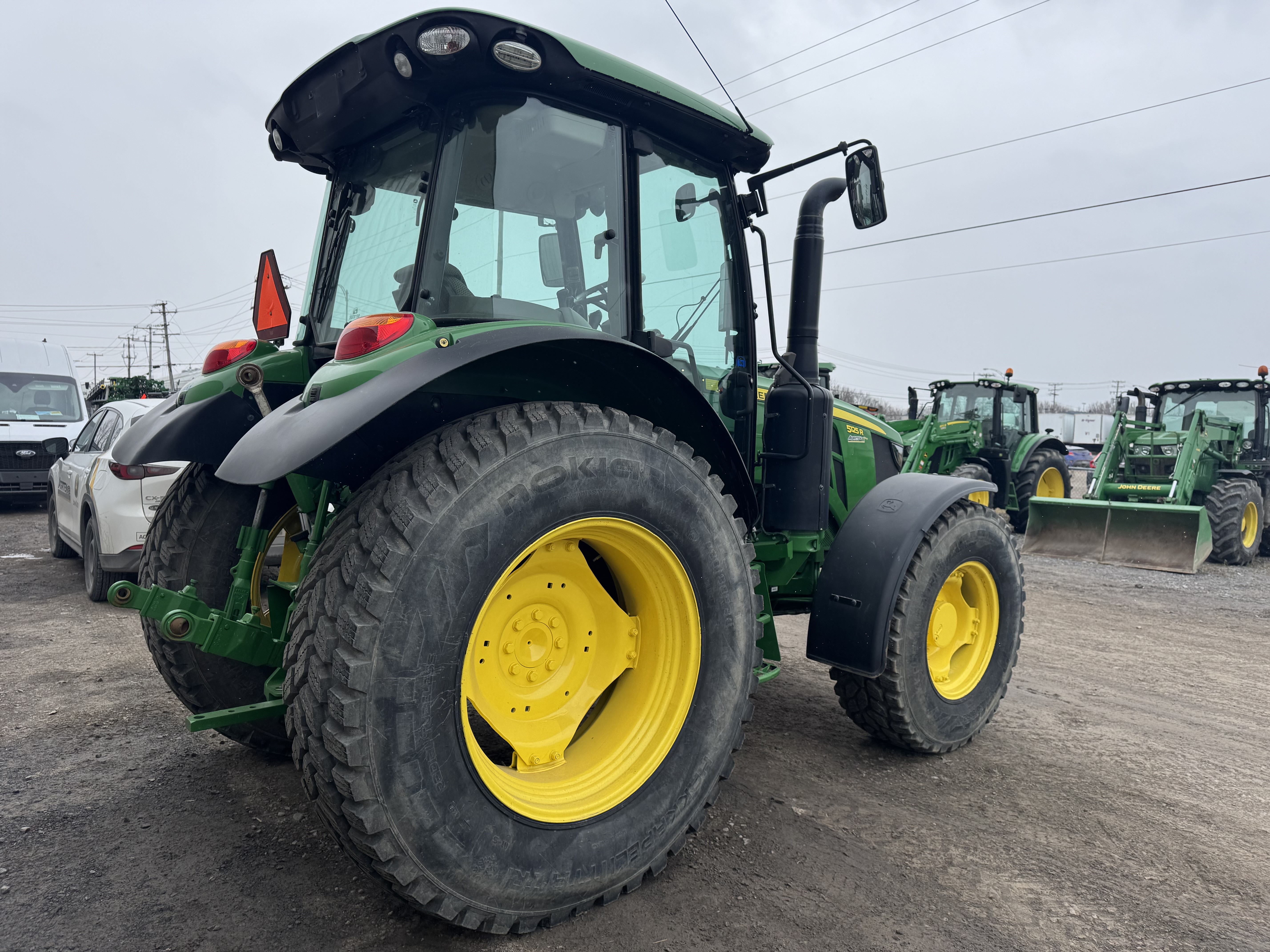 John Deere 5125R NOKIAN