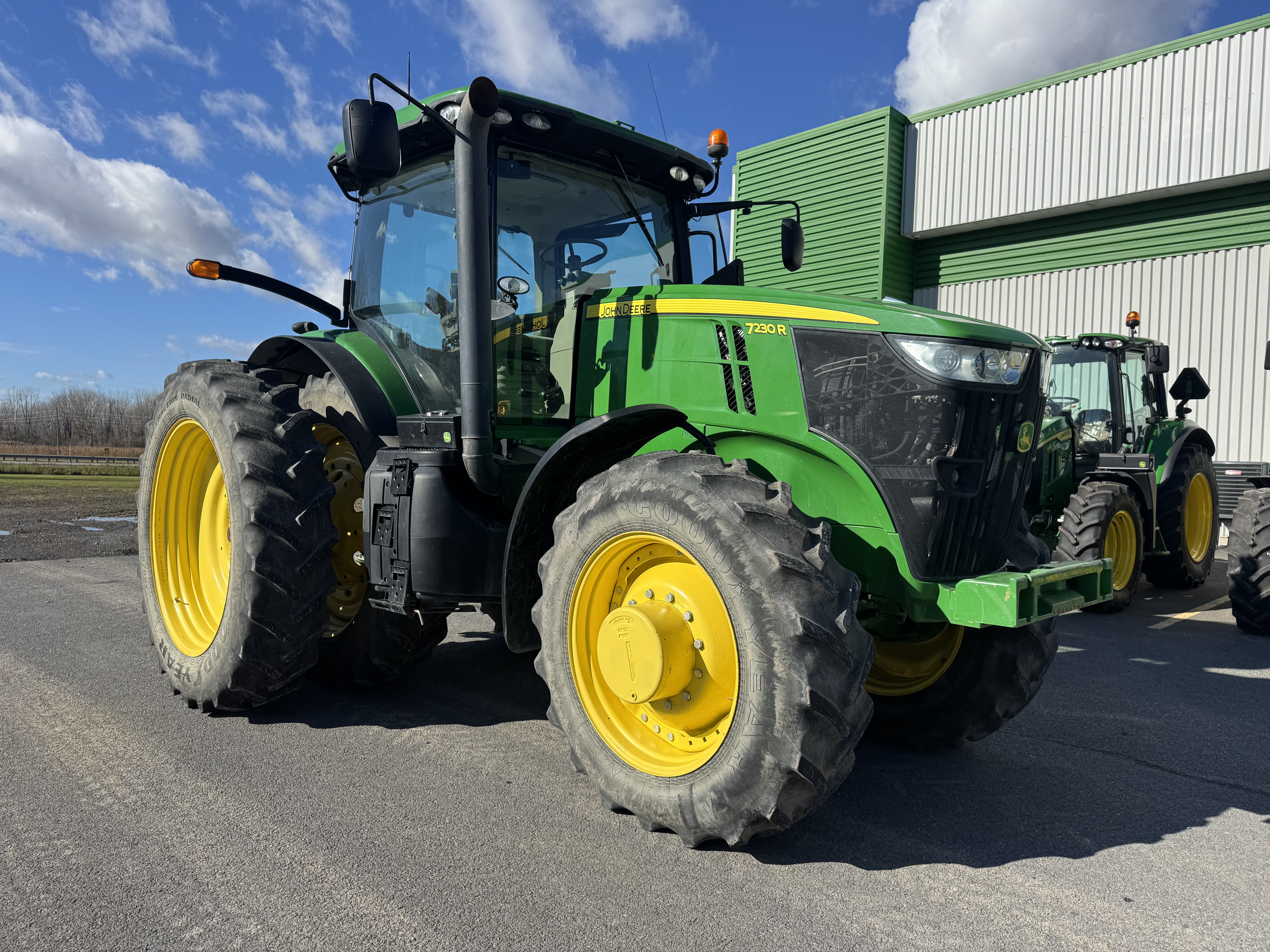 John Deere 7230R