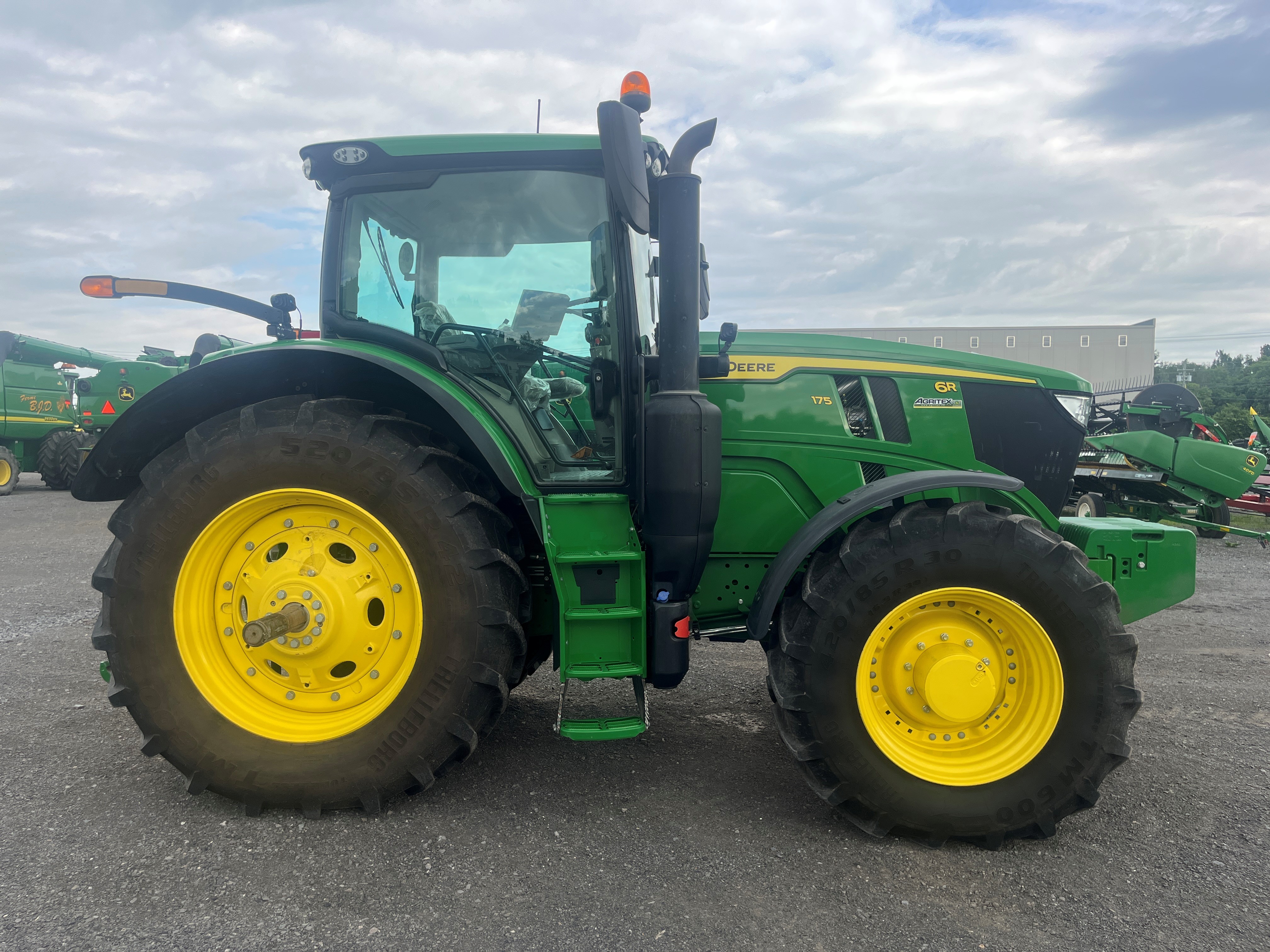 John Deere 6R 175