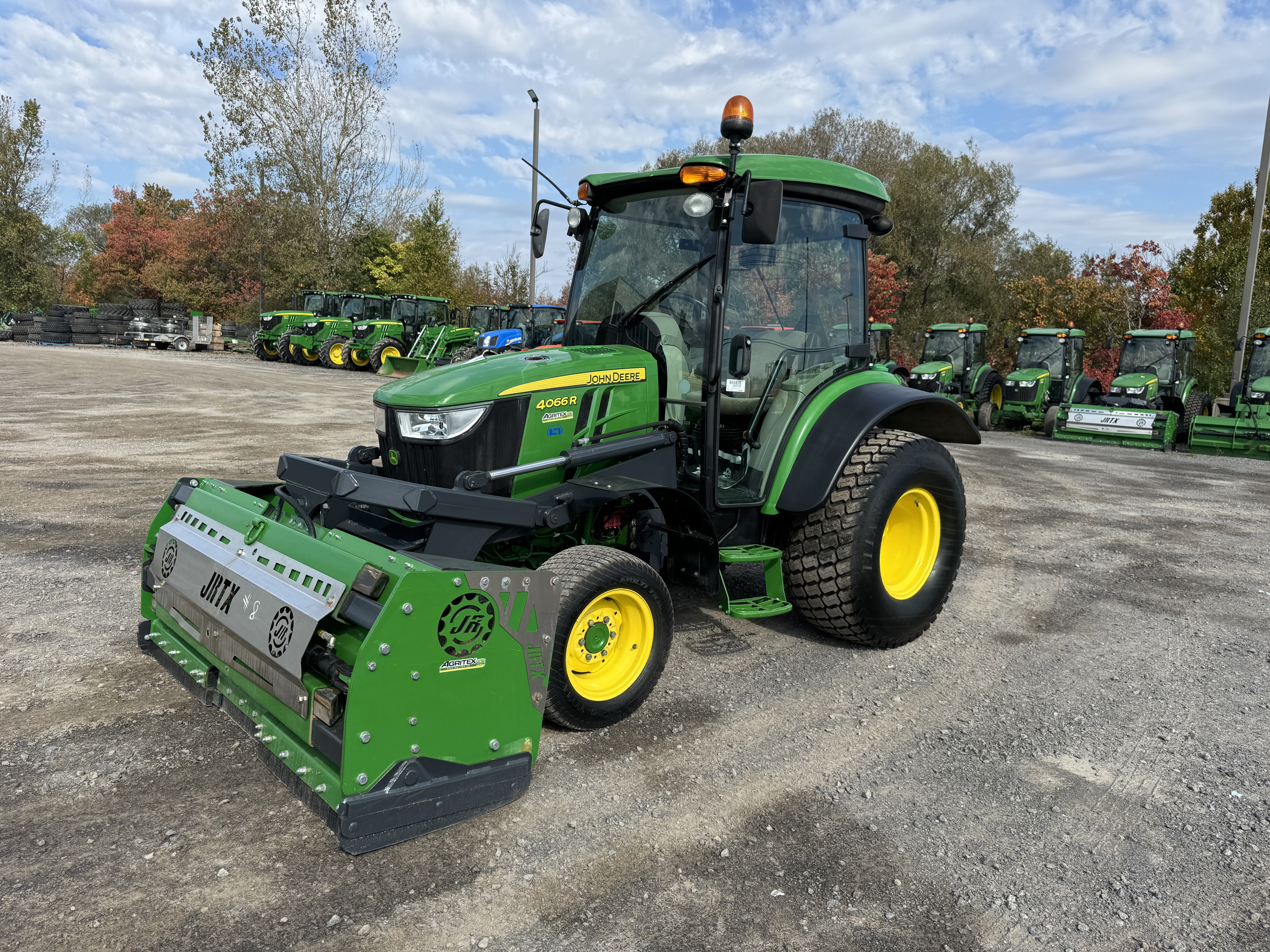 John Deere 4066R GRATTE TURF 