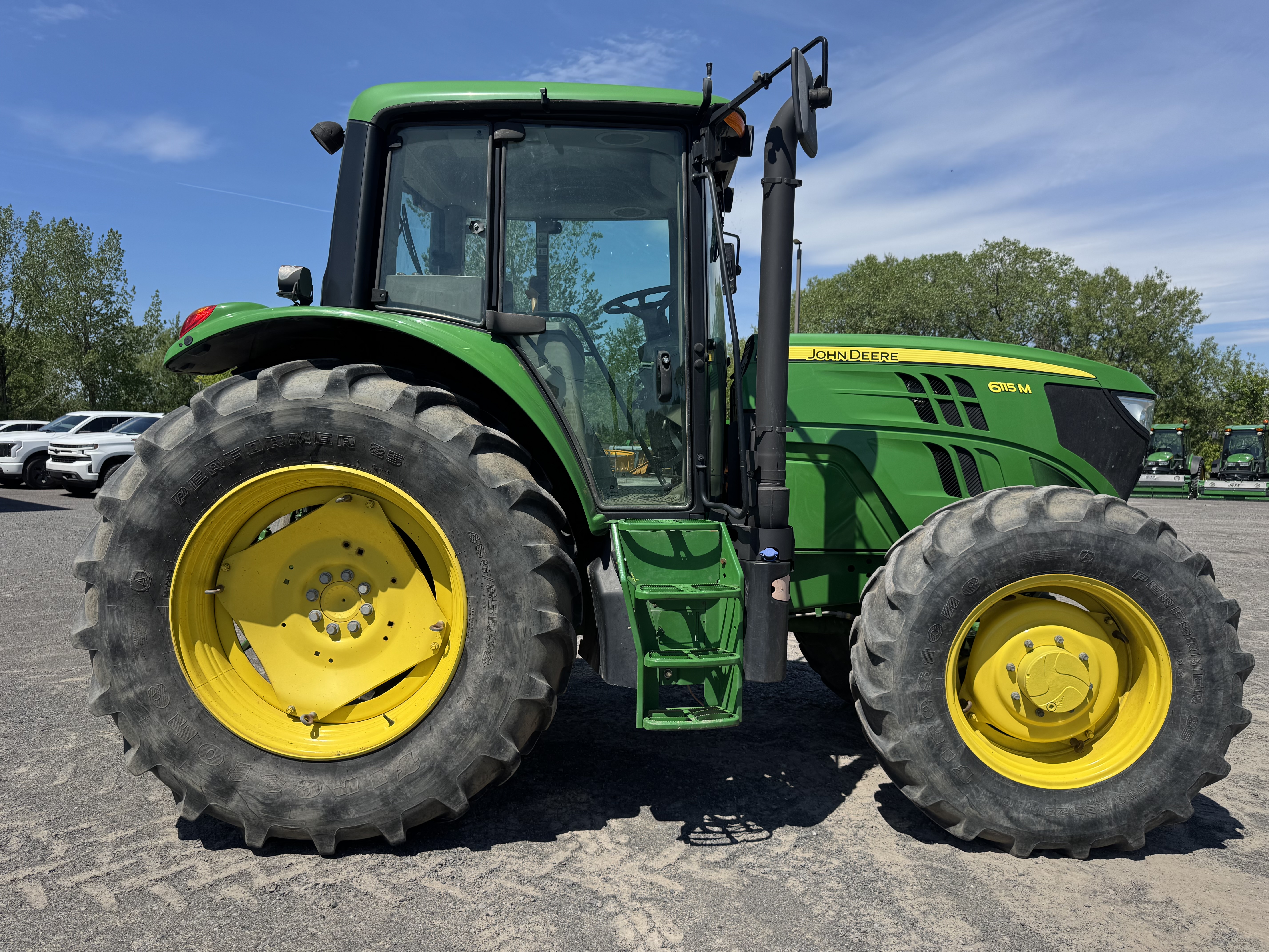 John Deere 6115M