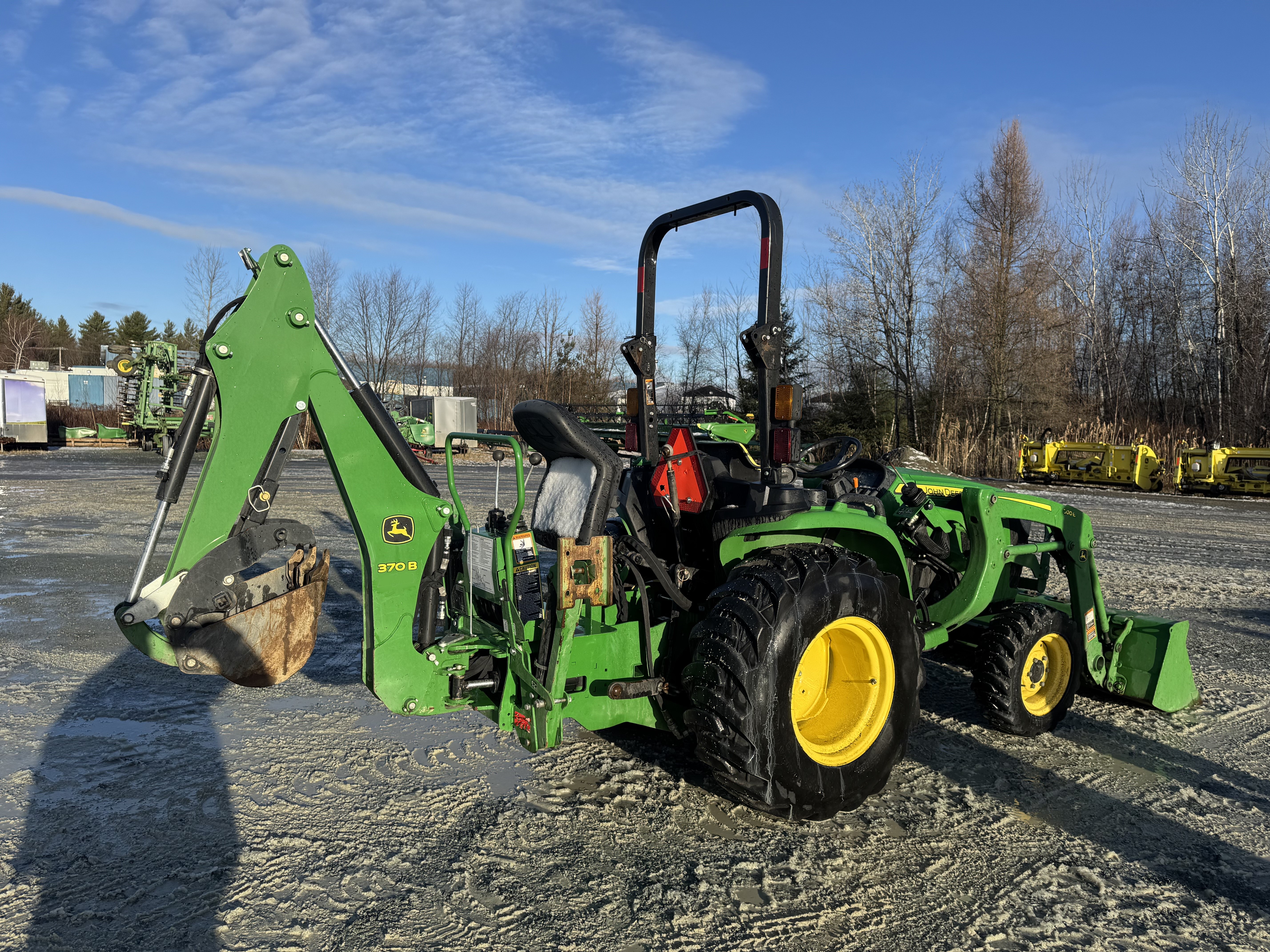 John Deere 3025E TLB