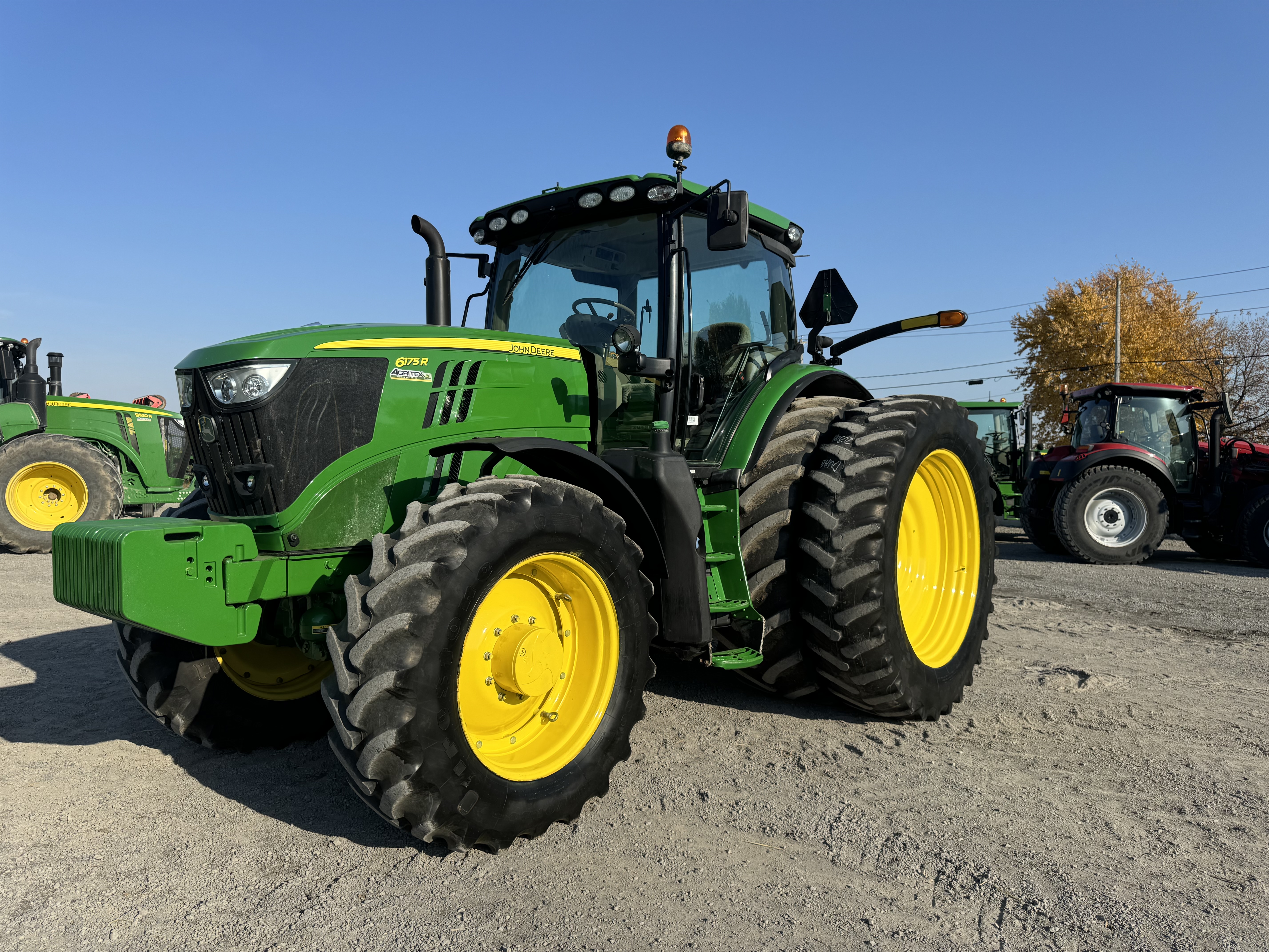 John Deere 6175R 