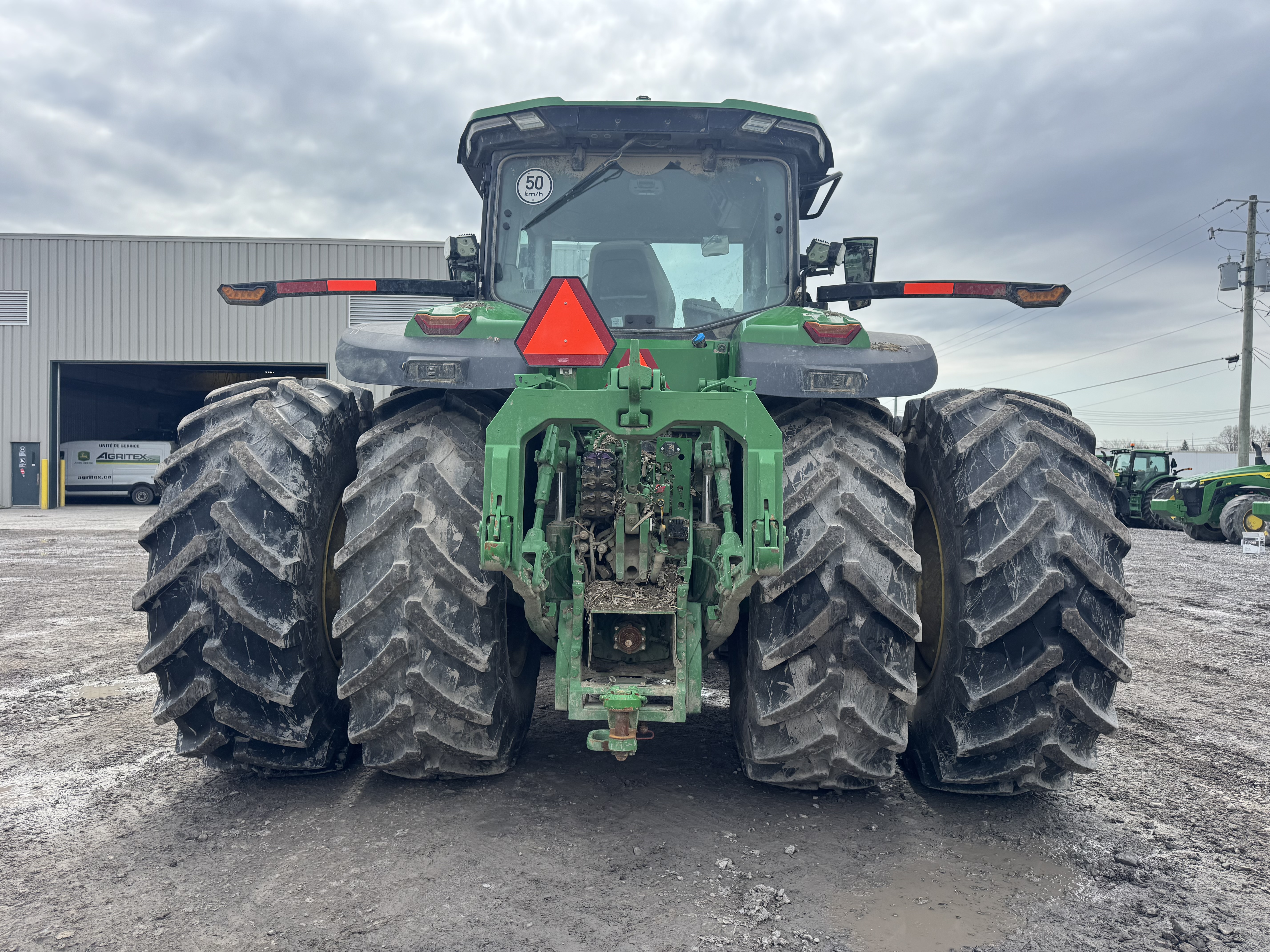 John Deere 8R 230