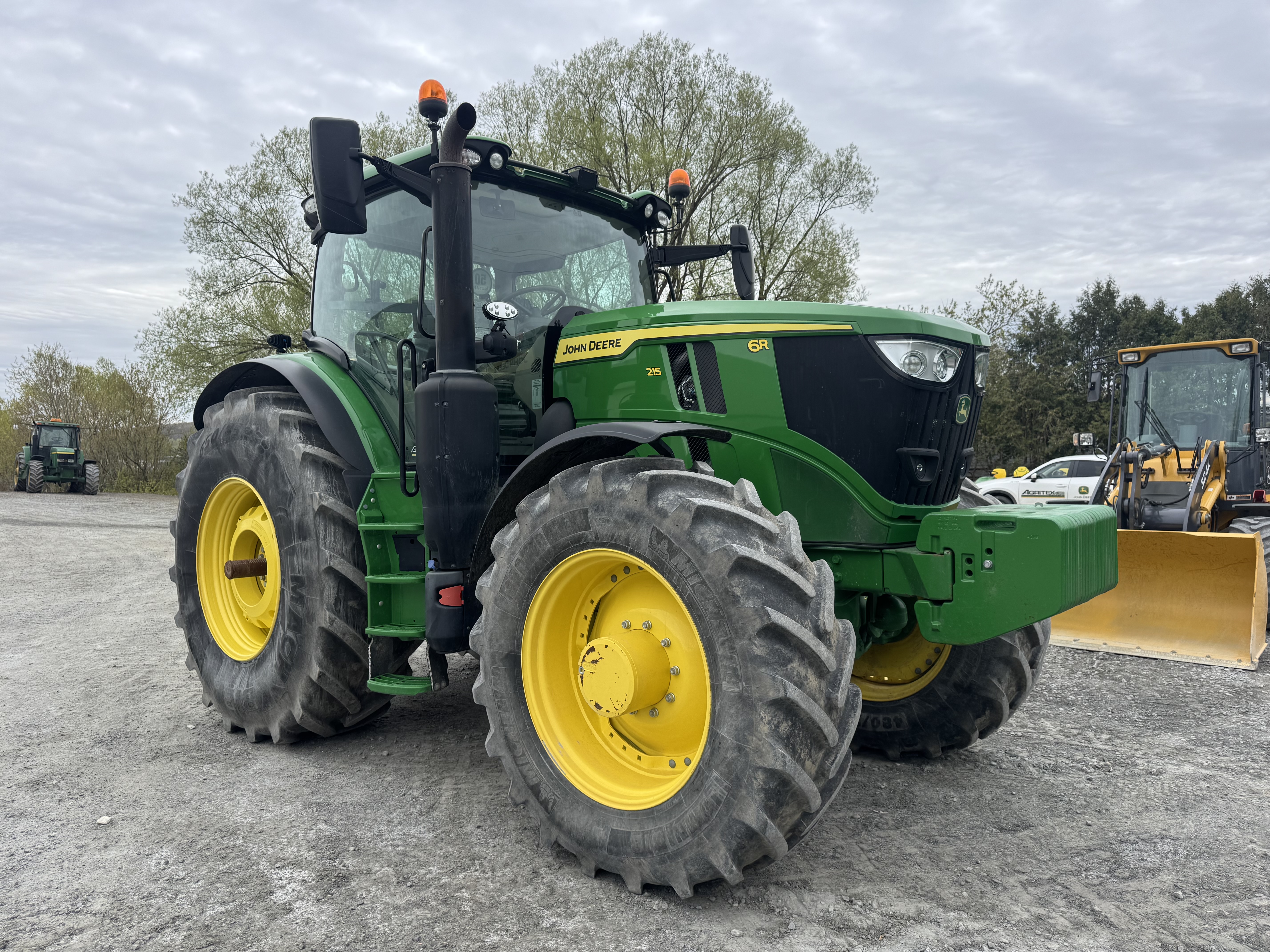 John Deere 6R 215  