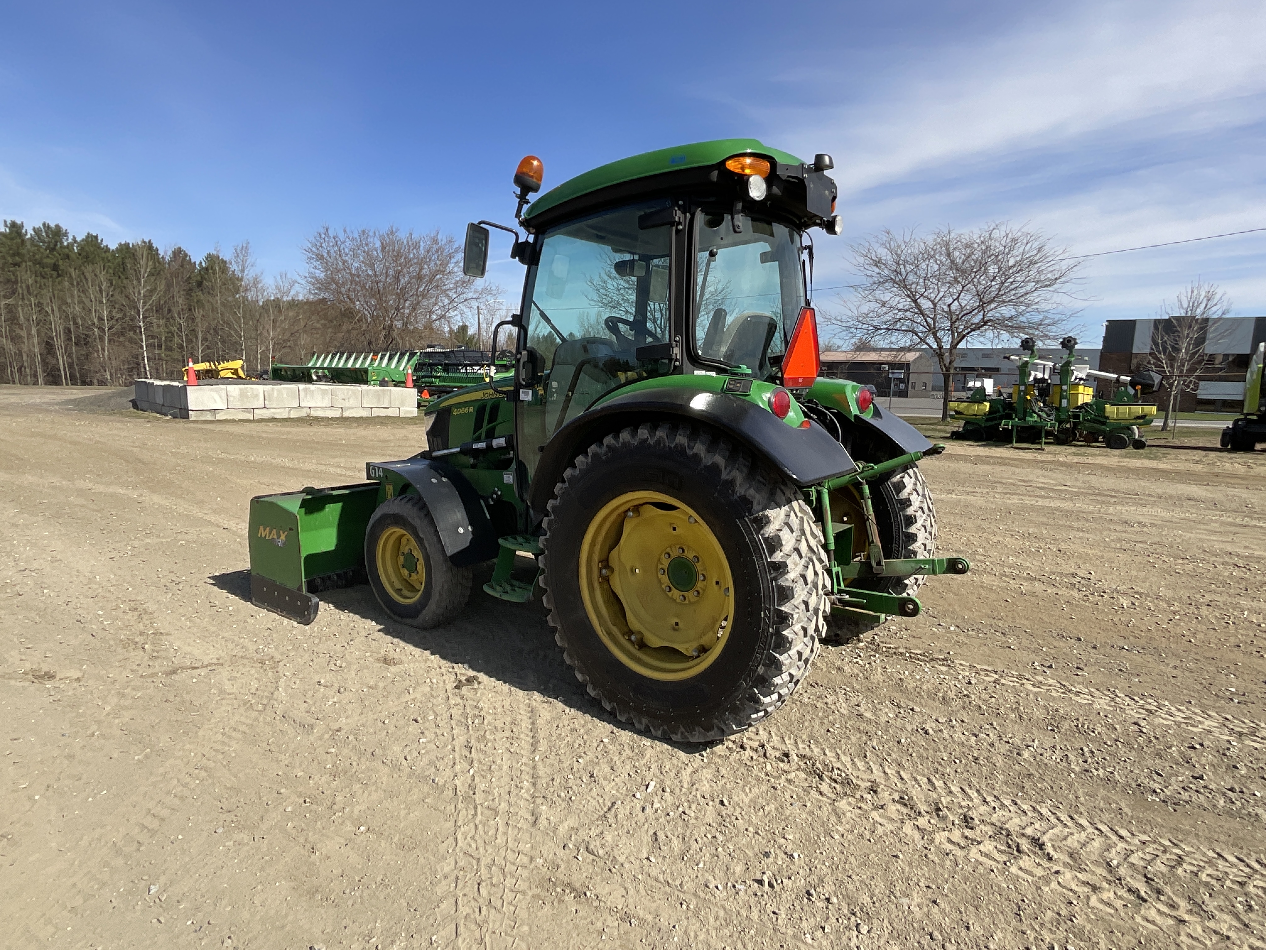 John Deere 4066R GRATTE NOKIAN  