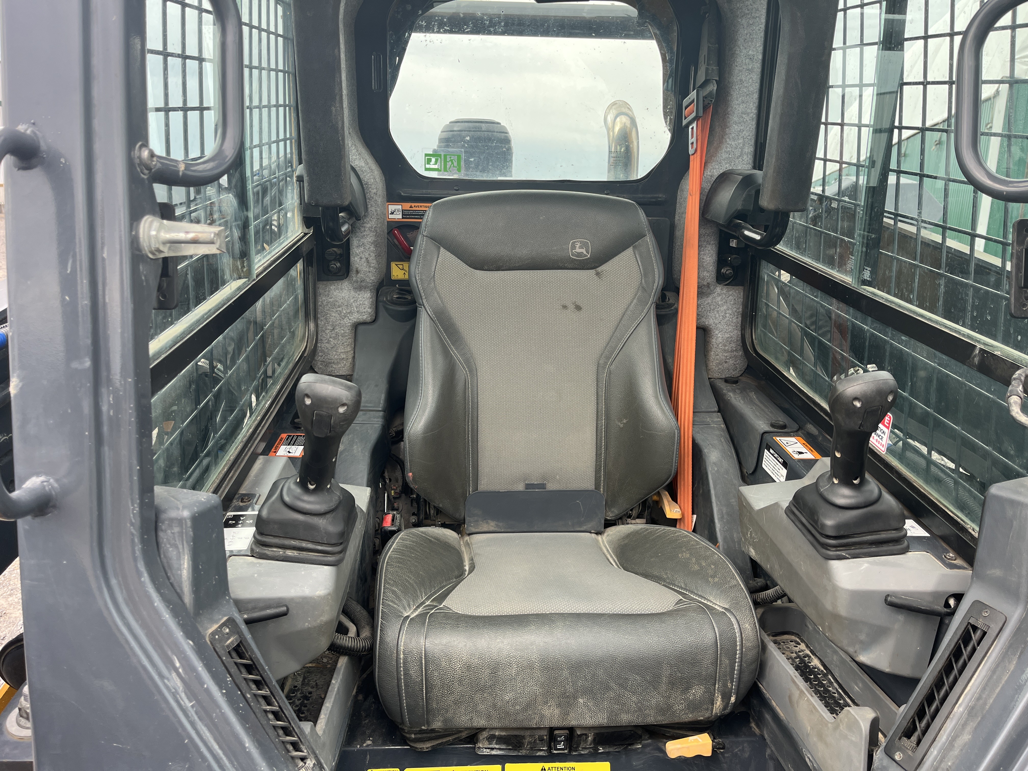 John Deere 333P