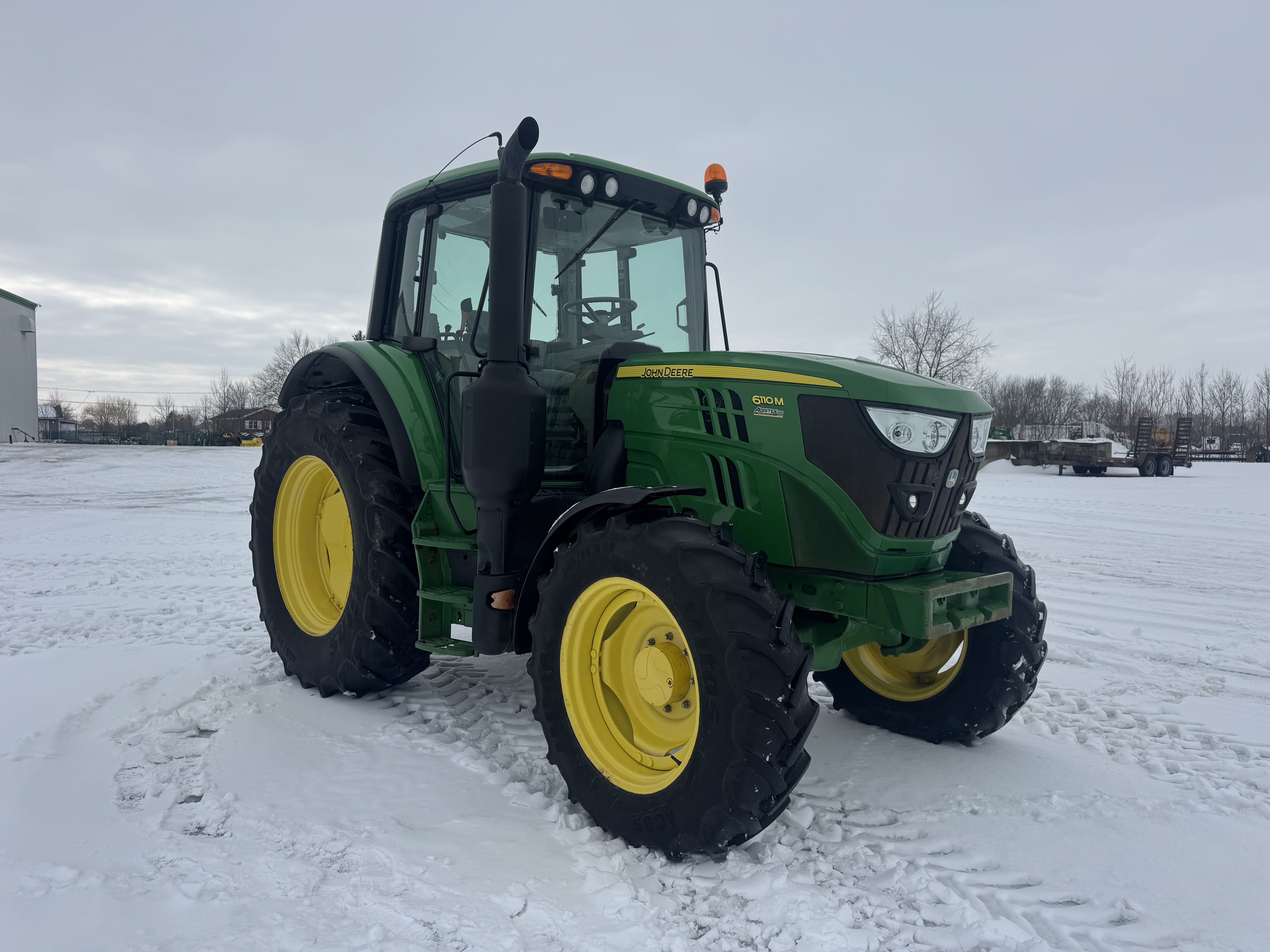 John Deere 6110M