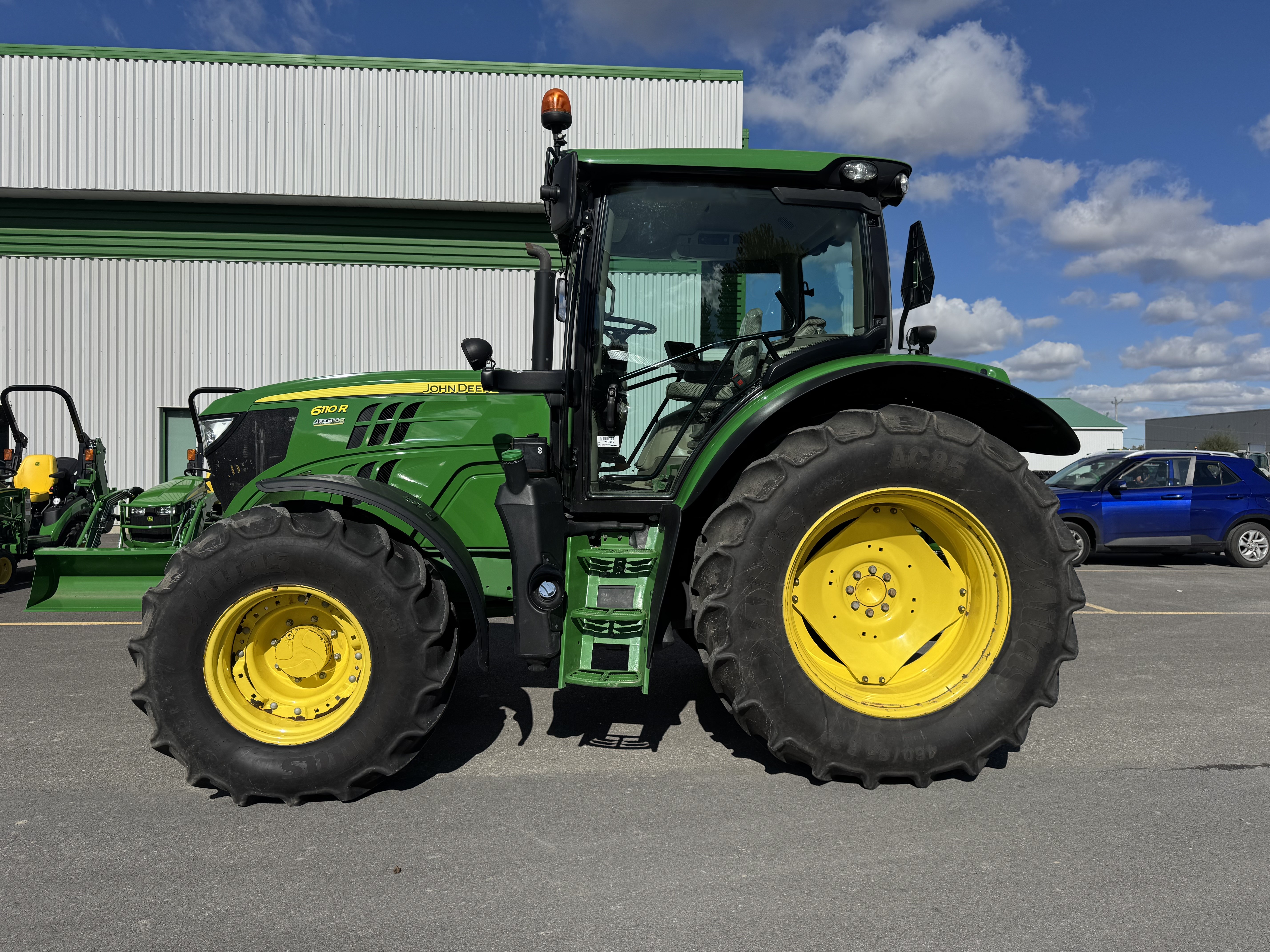 John Deere 6110R