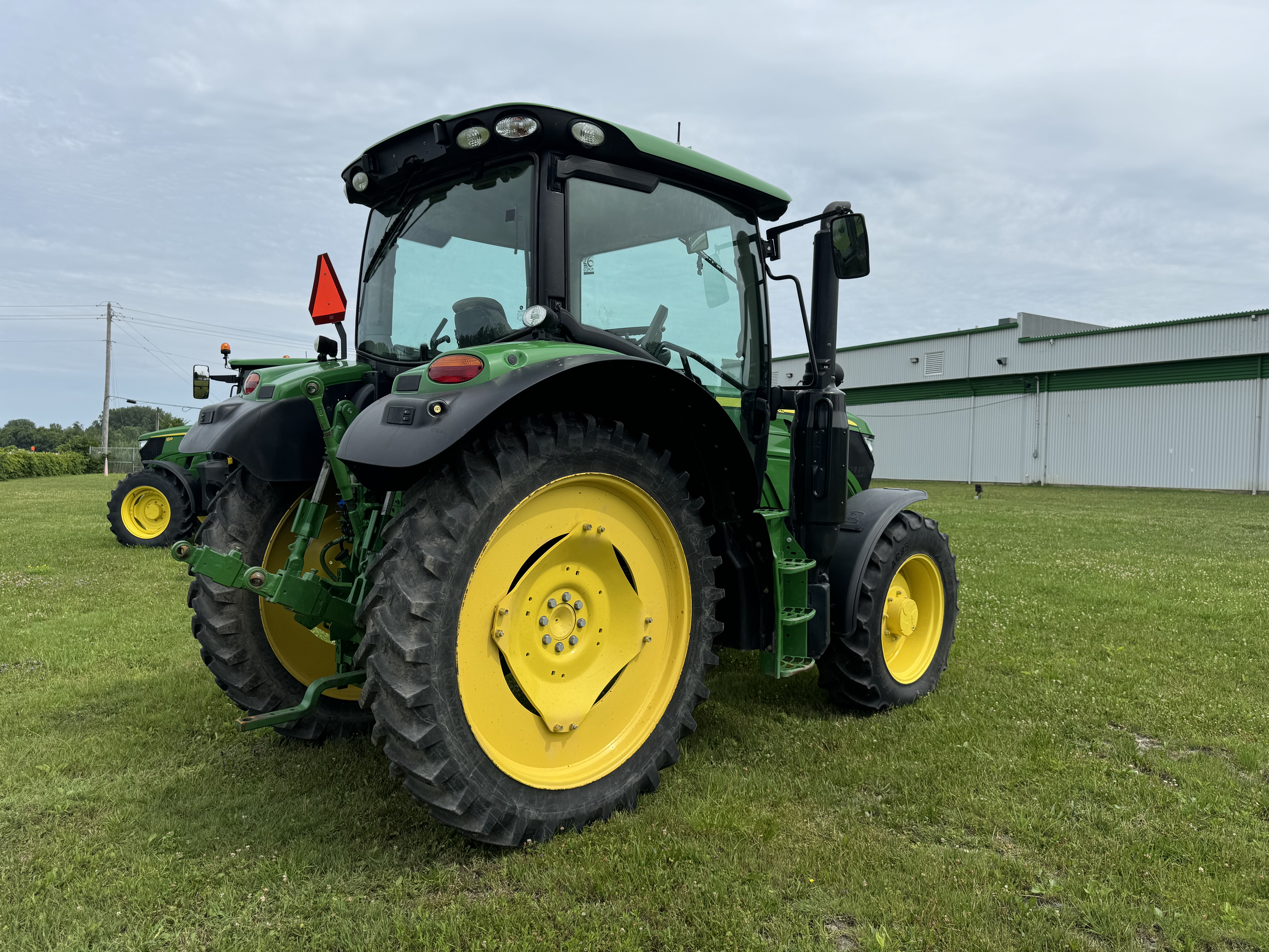 John Deere 6110R 