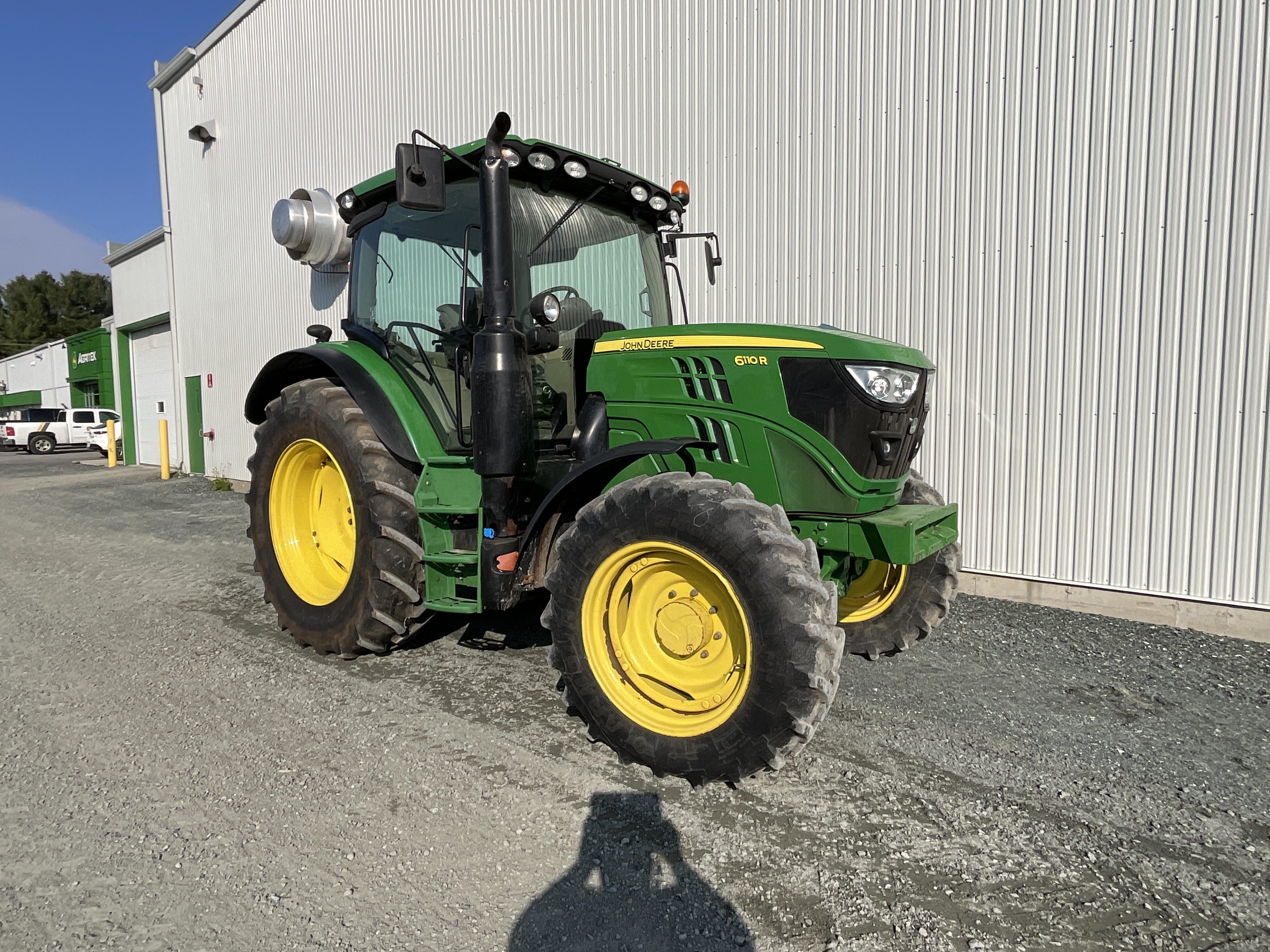 John Deere 6110R 