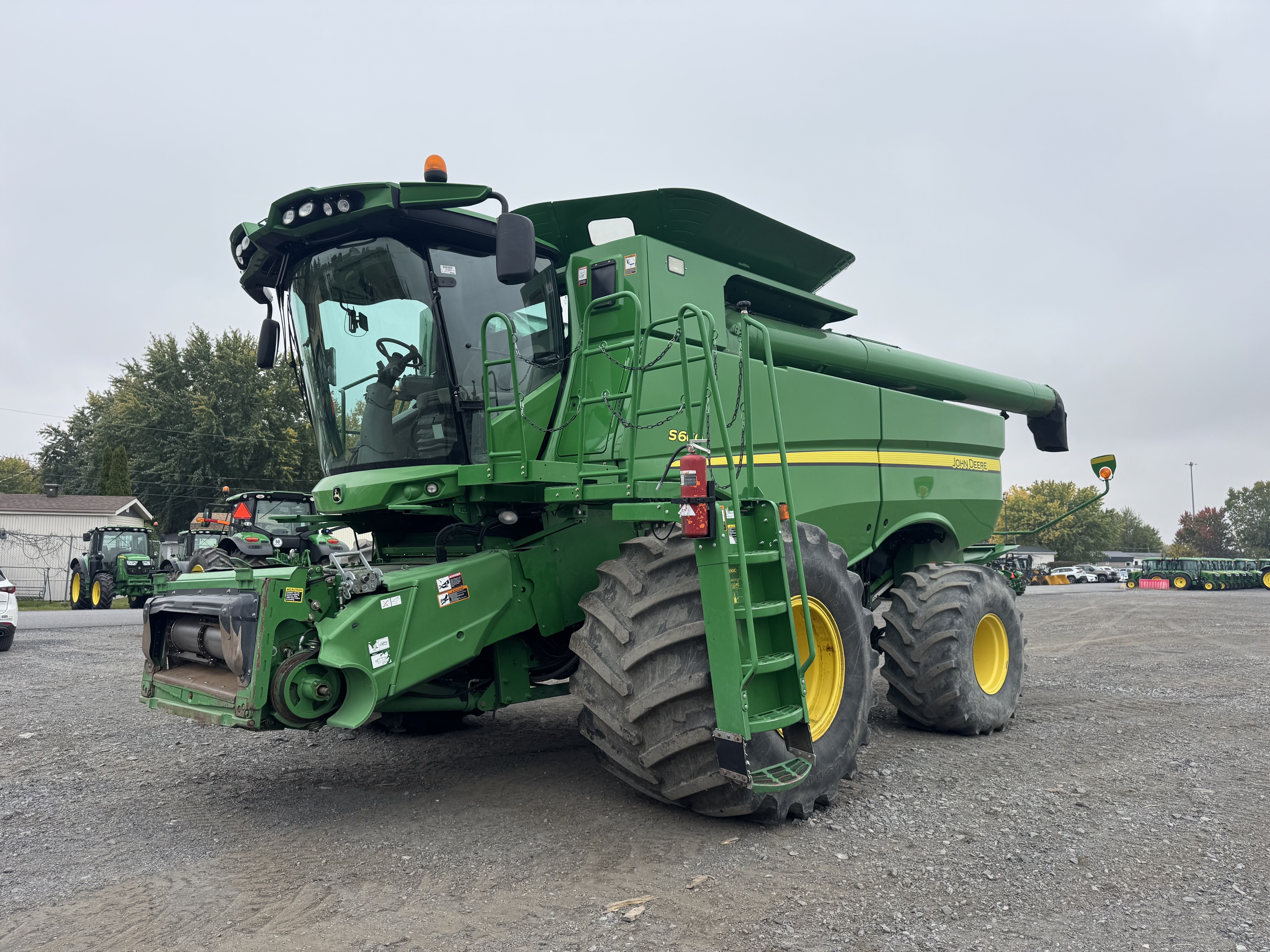 John Deere S660