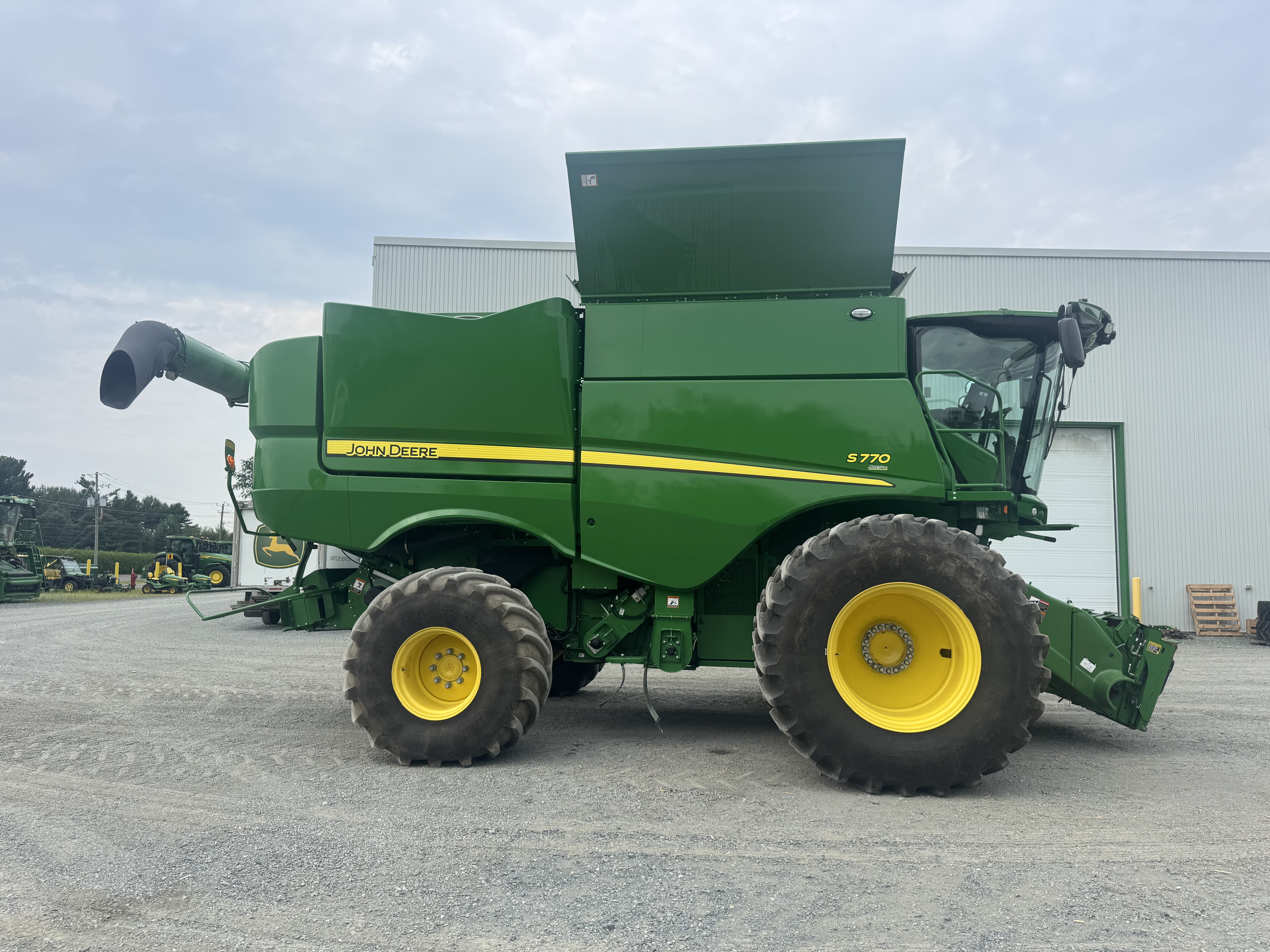 John Deere S770