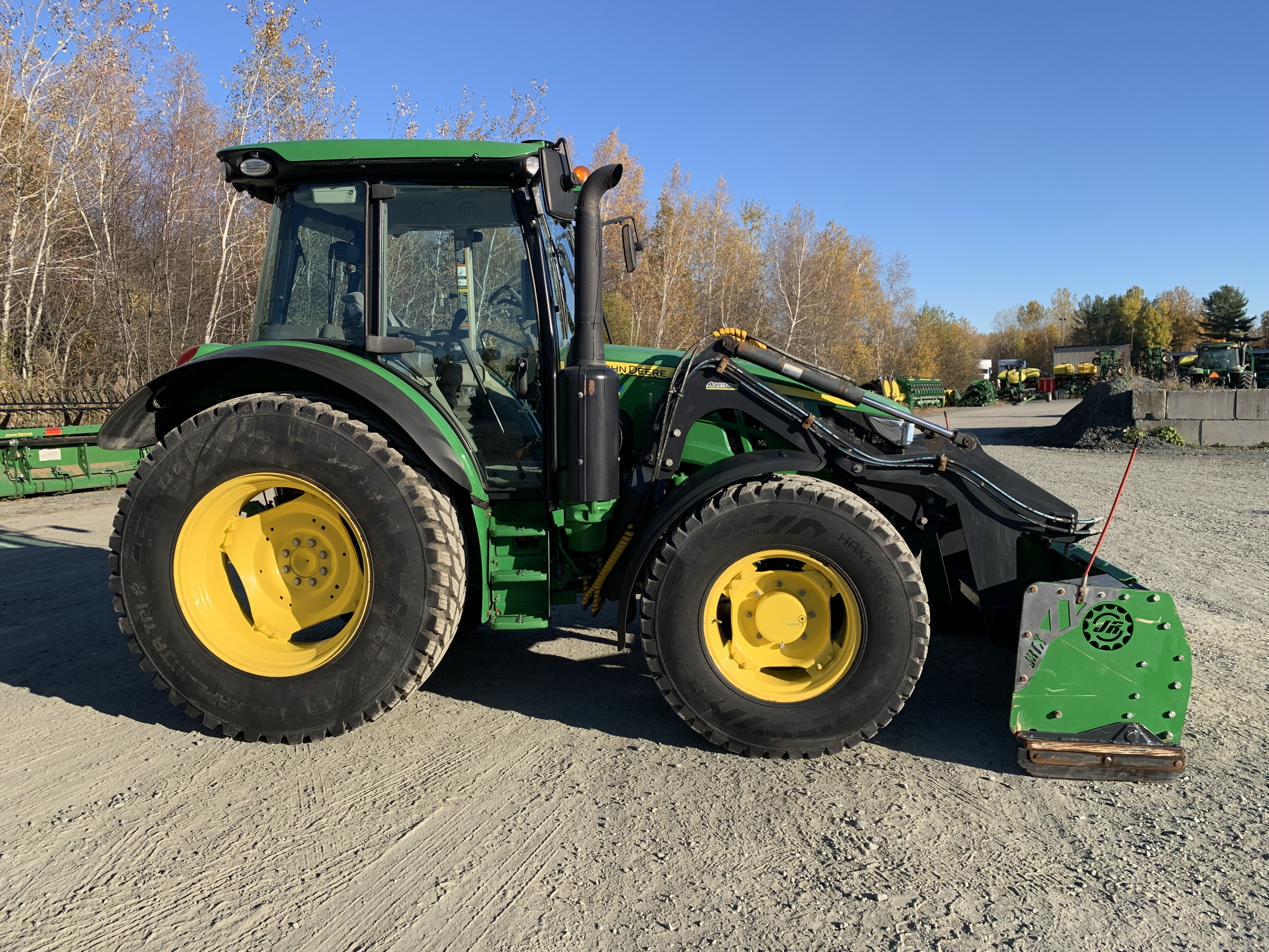 John Deere 5100R NOKIAN JRTX