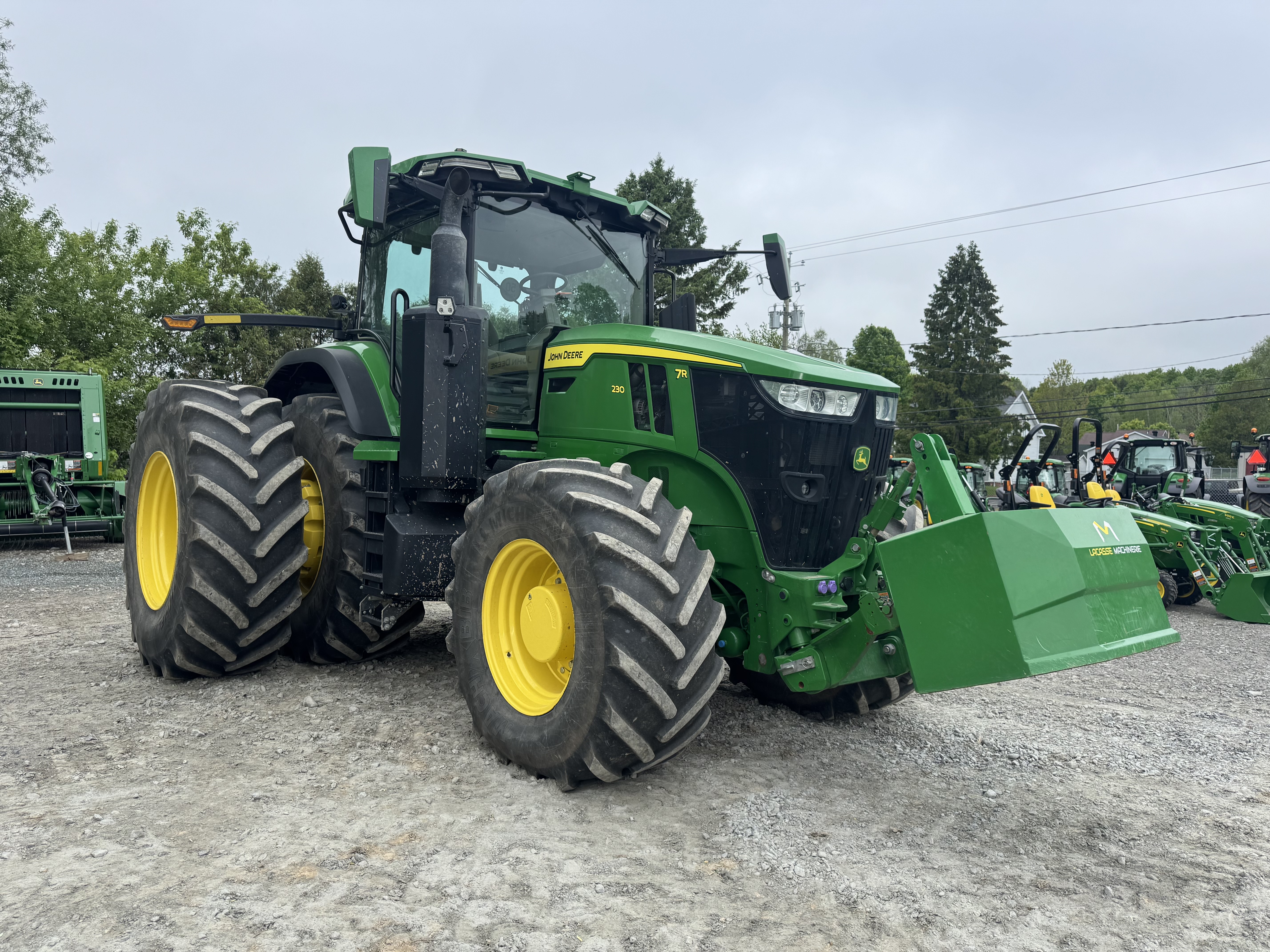 John Deere 7R 230 FRT HTCH PTO