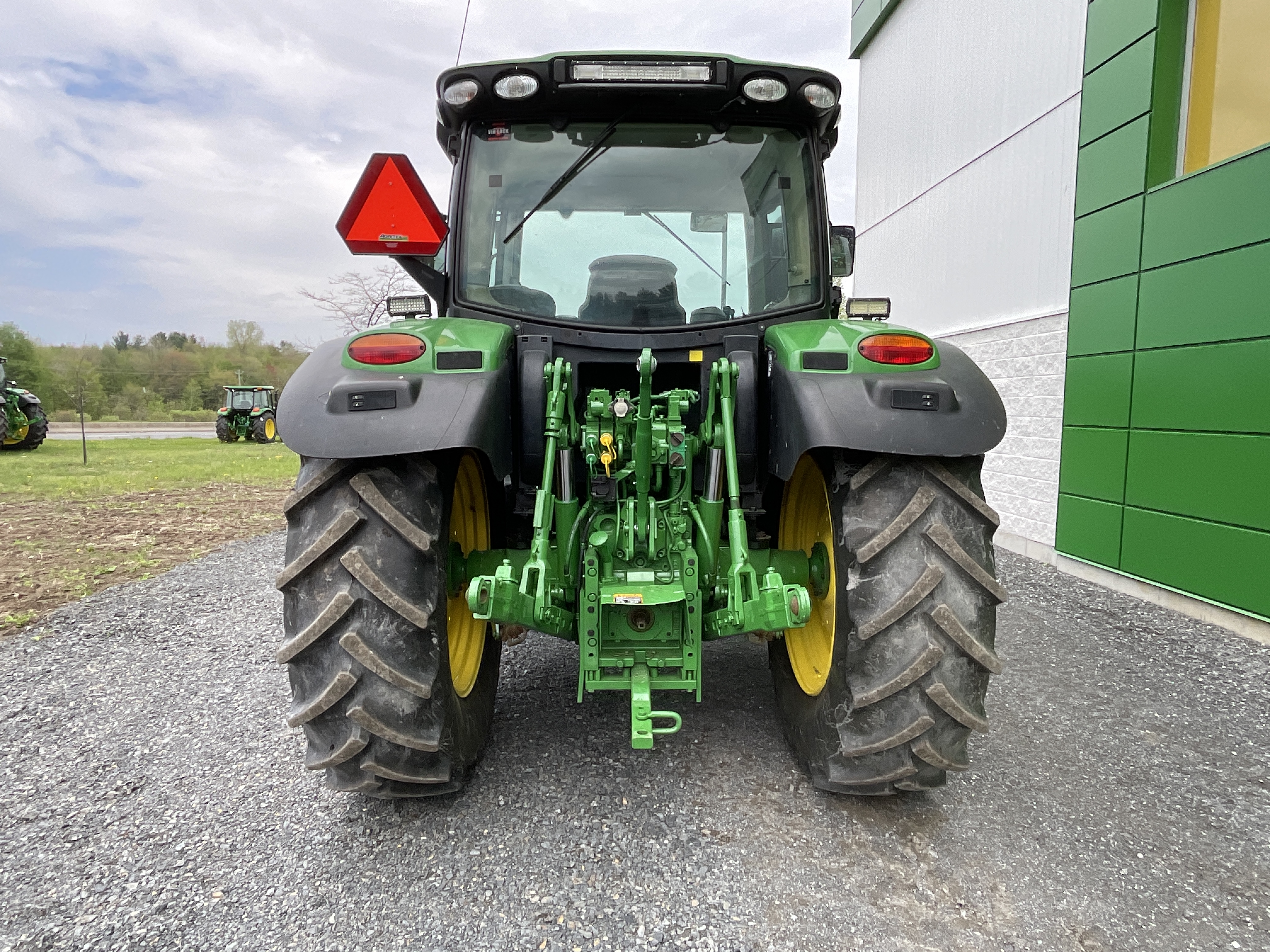 John Deere 6125R  