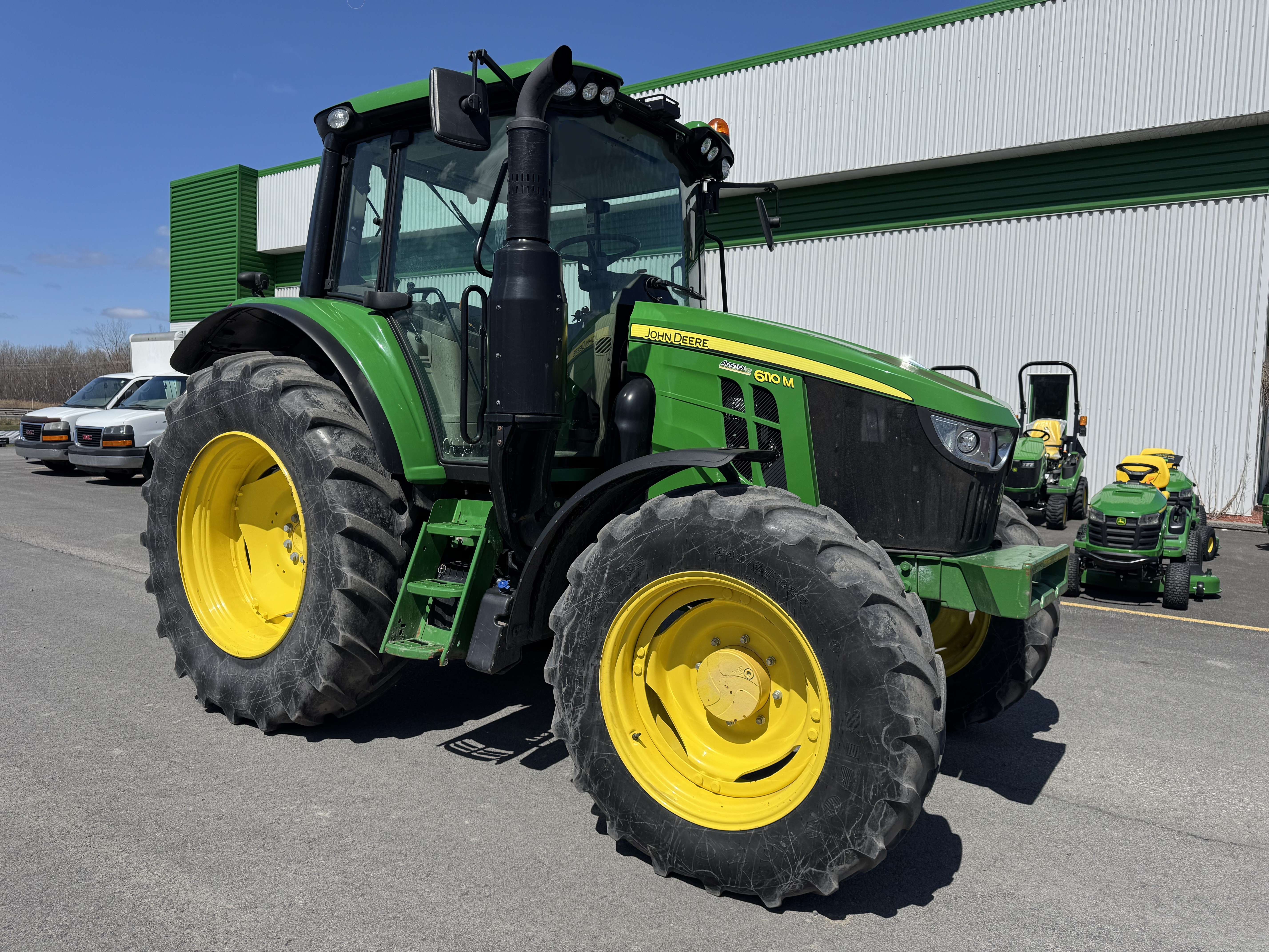 John Deere 6110M