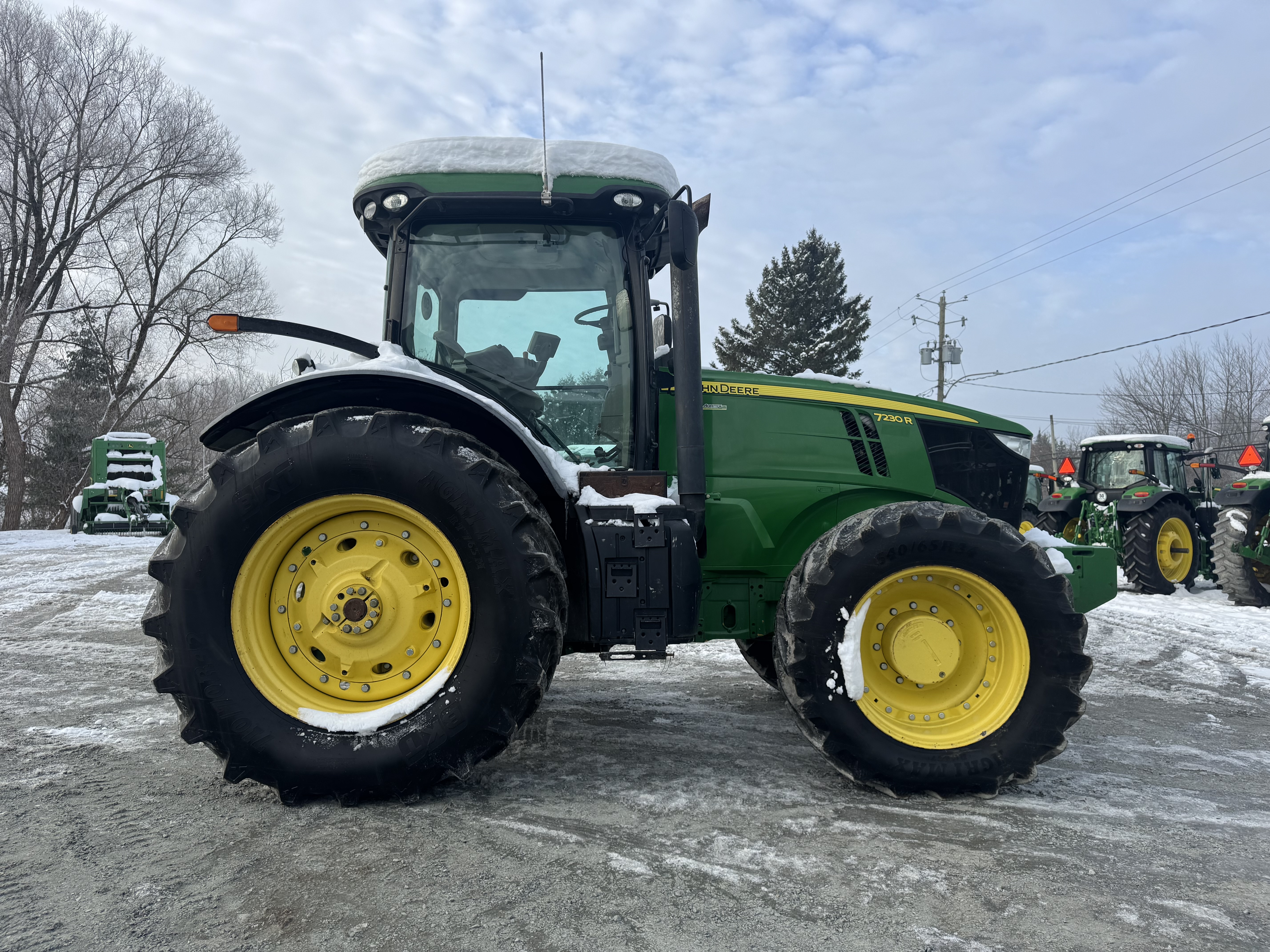 John Deere 7230R