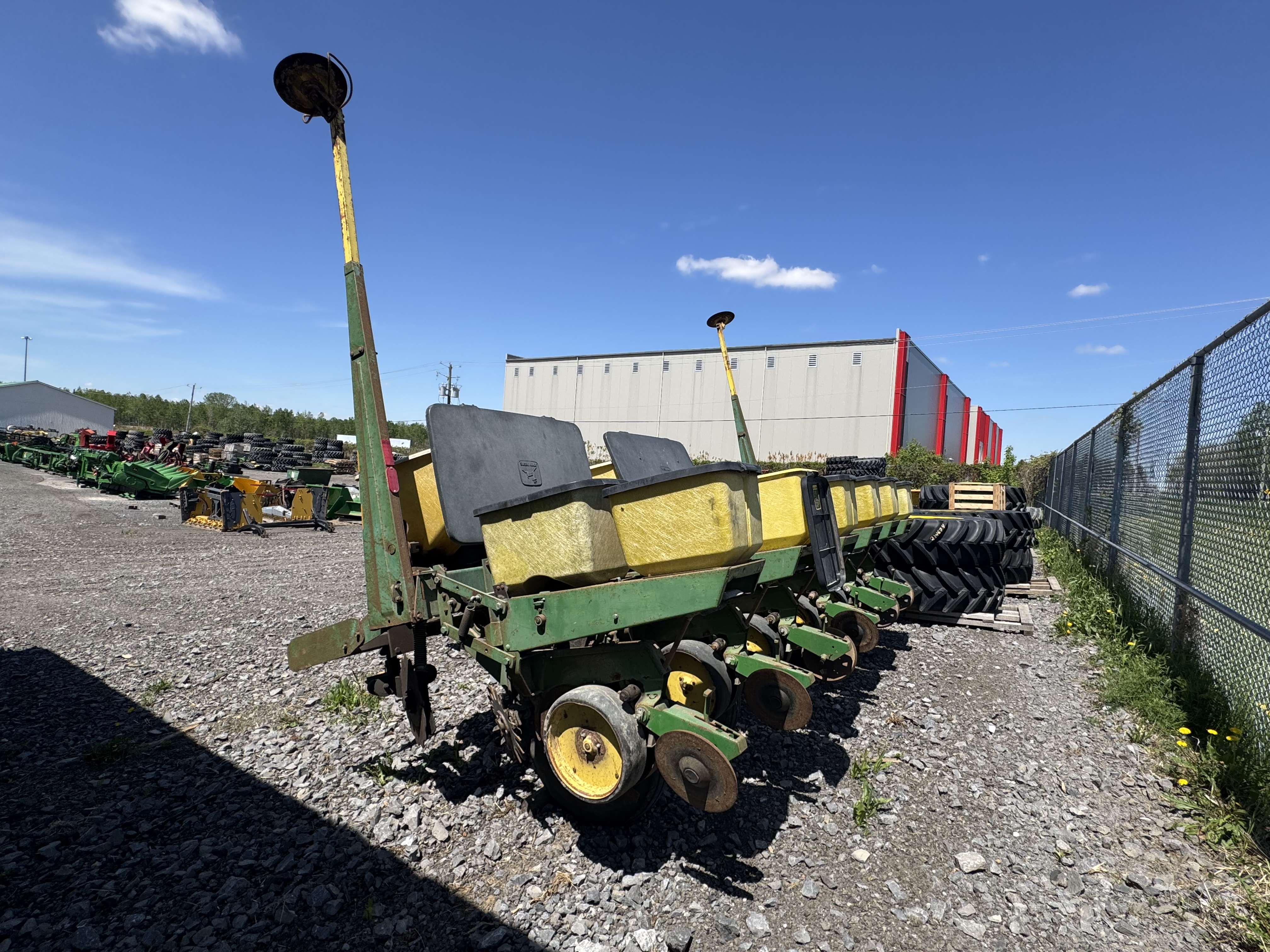 John Deere 7000