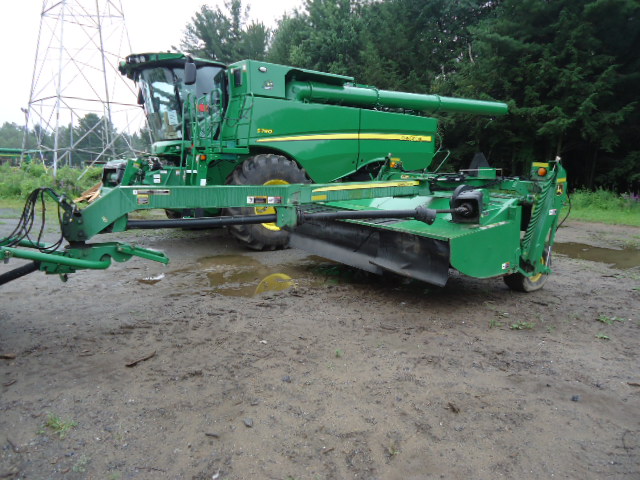 John Deere 635