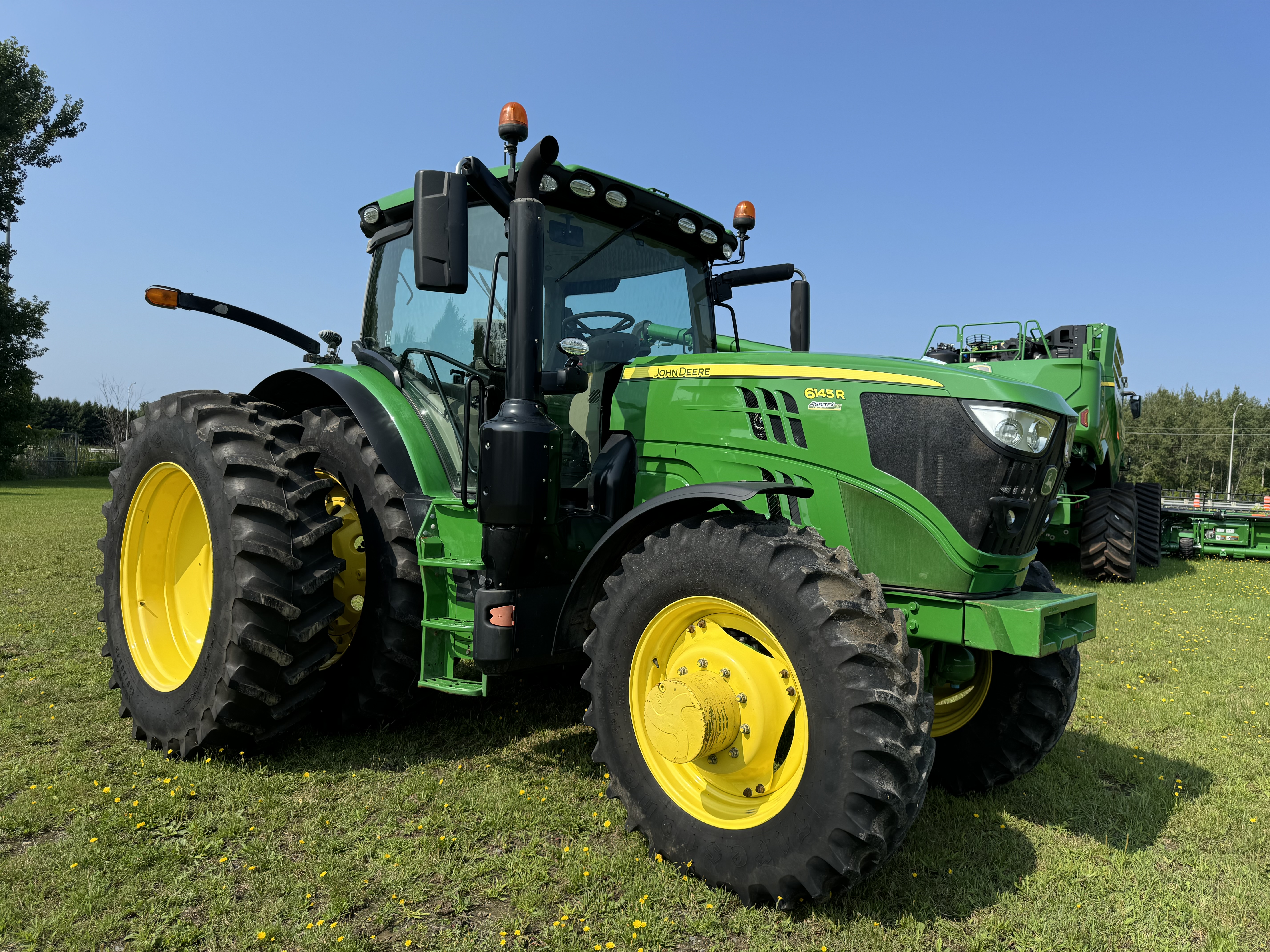 John Deere 6145R 