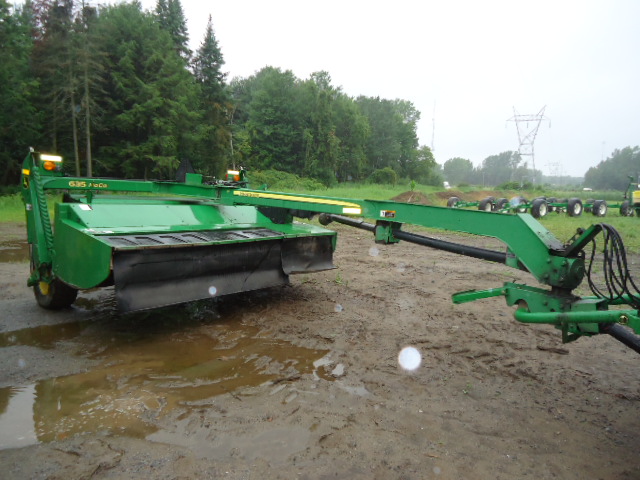 John Deere 635