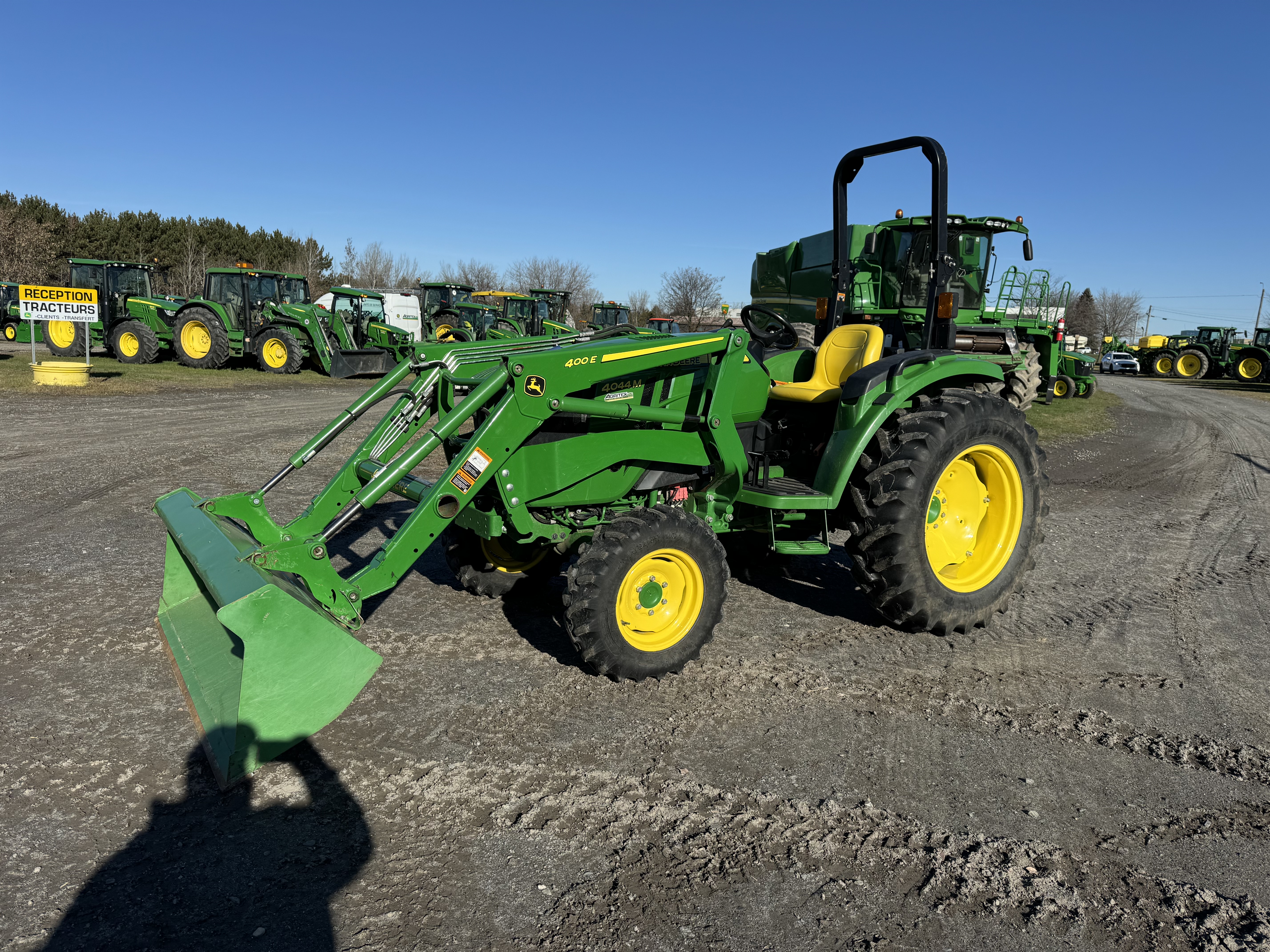 John Deere 4044M