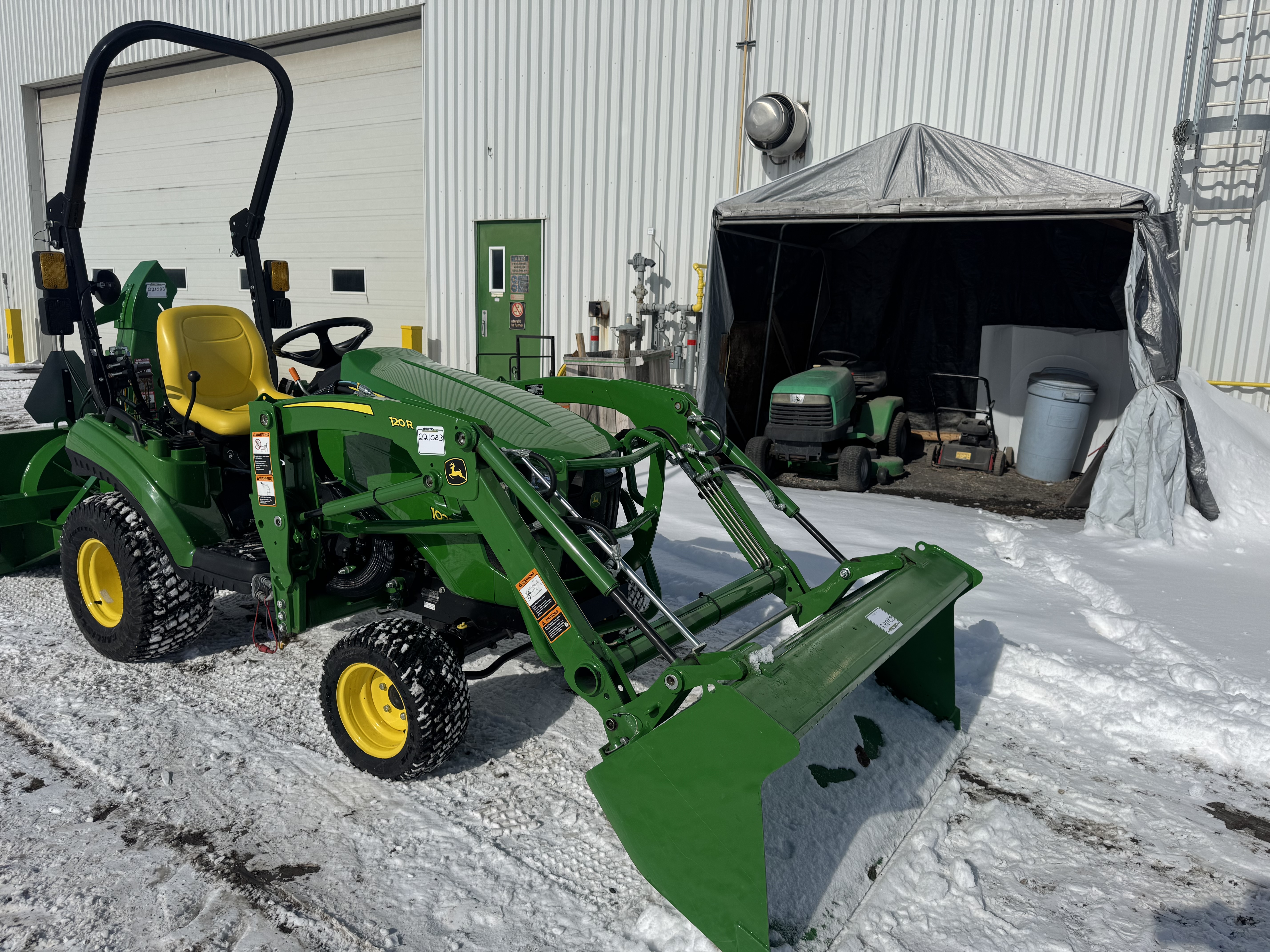 John Deere 1023E